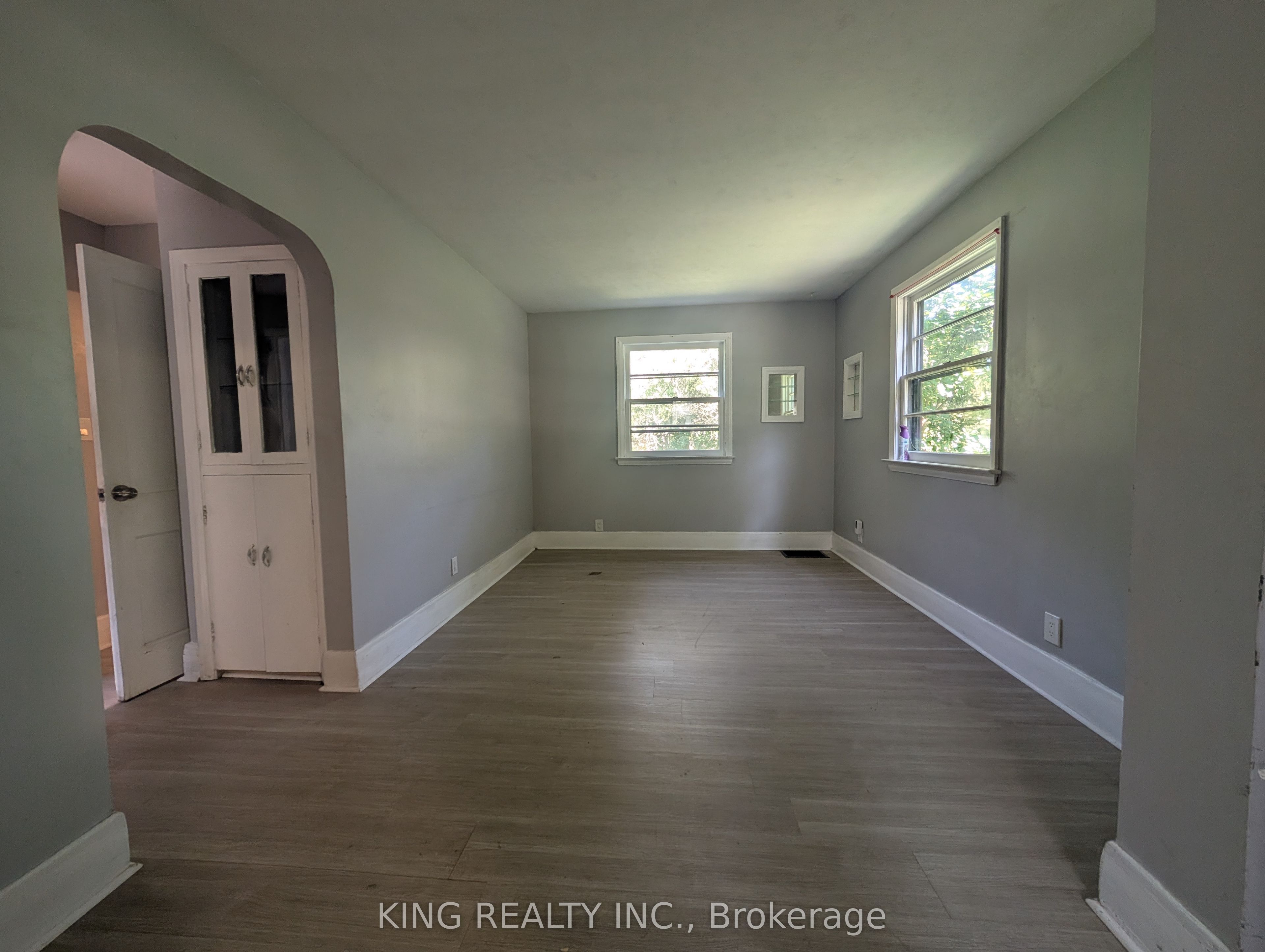 1131 Crumlin Side Road Property Photo 4