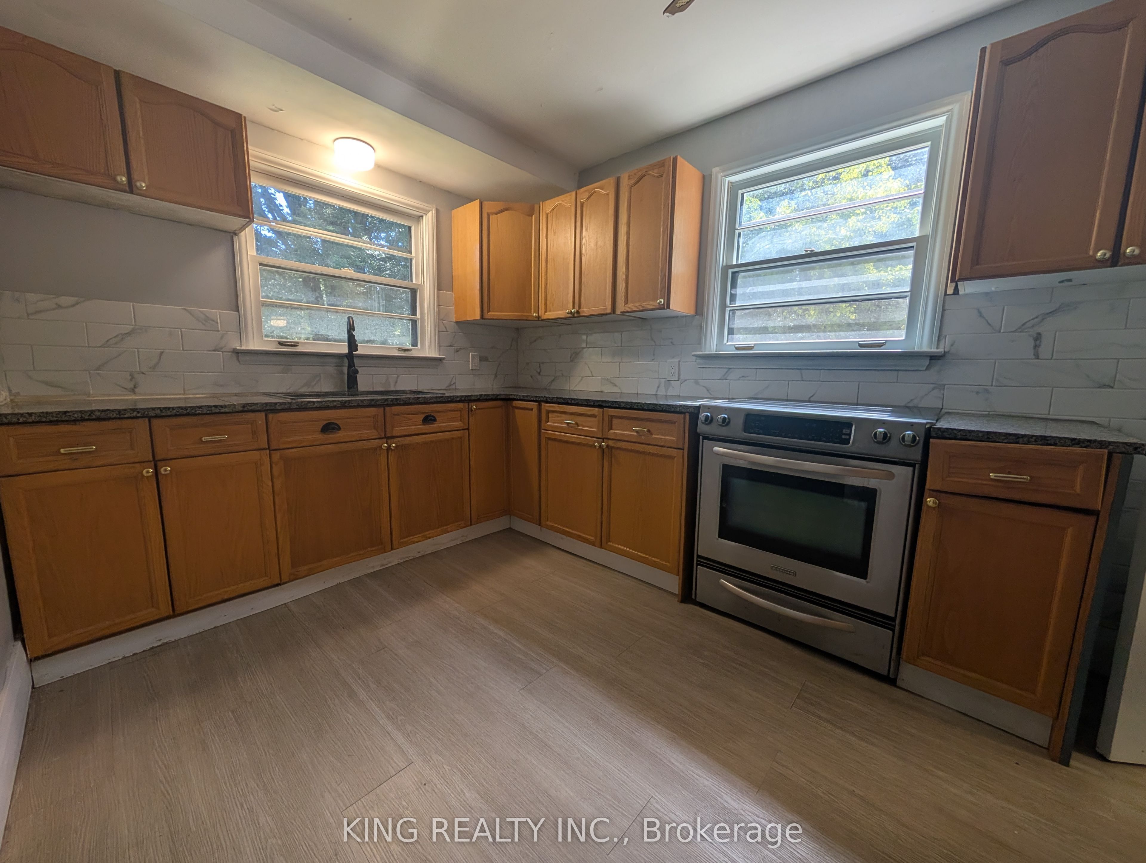 1131 Crumlin Side Road Property Photo 6