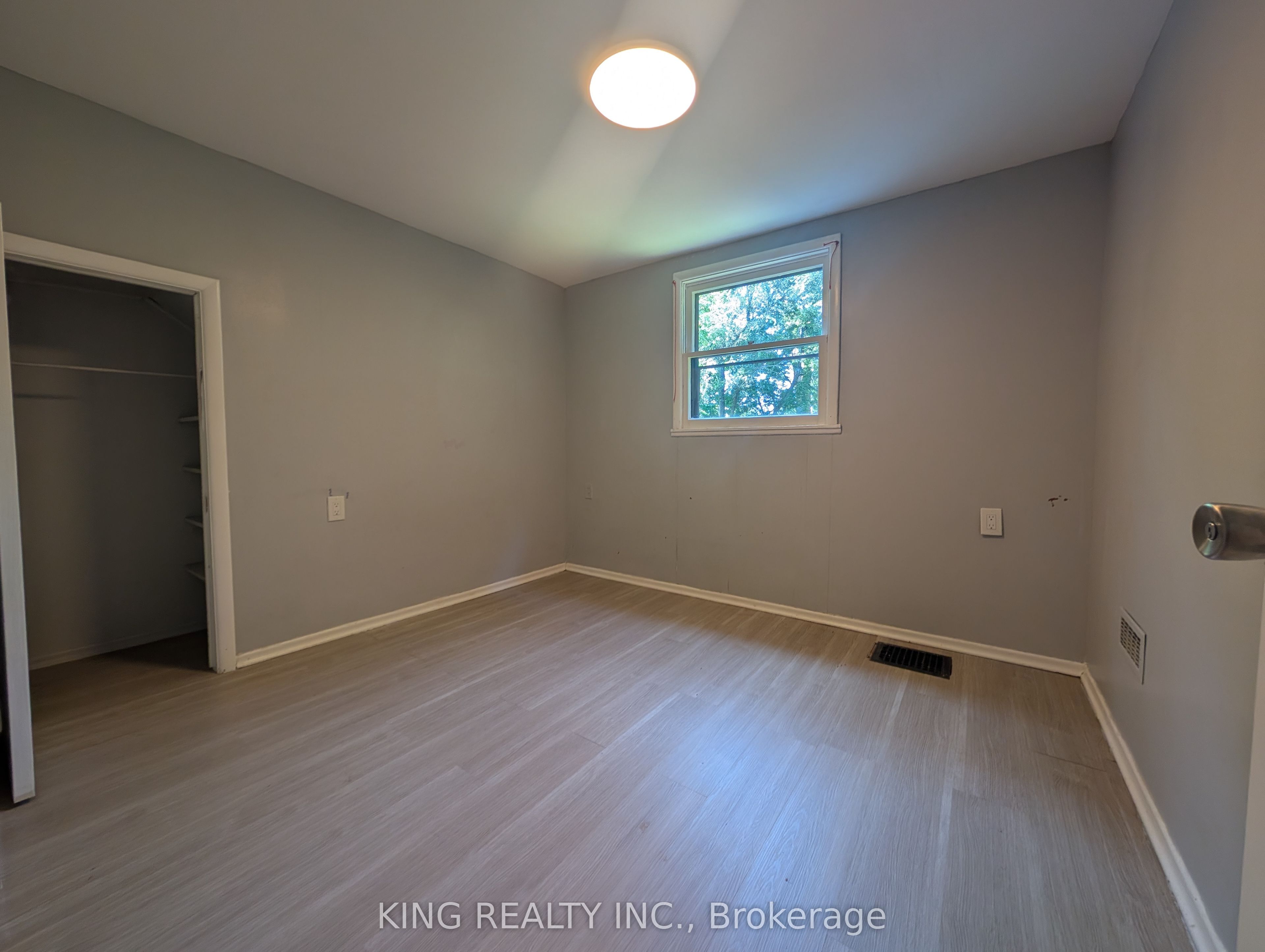 1131 Crumlin Side Road Property Photo 7
