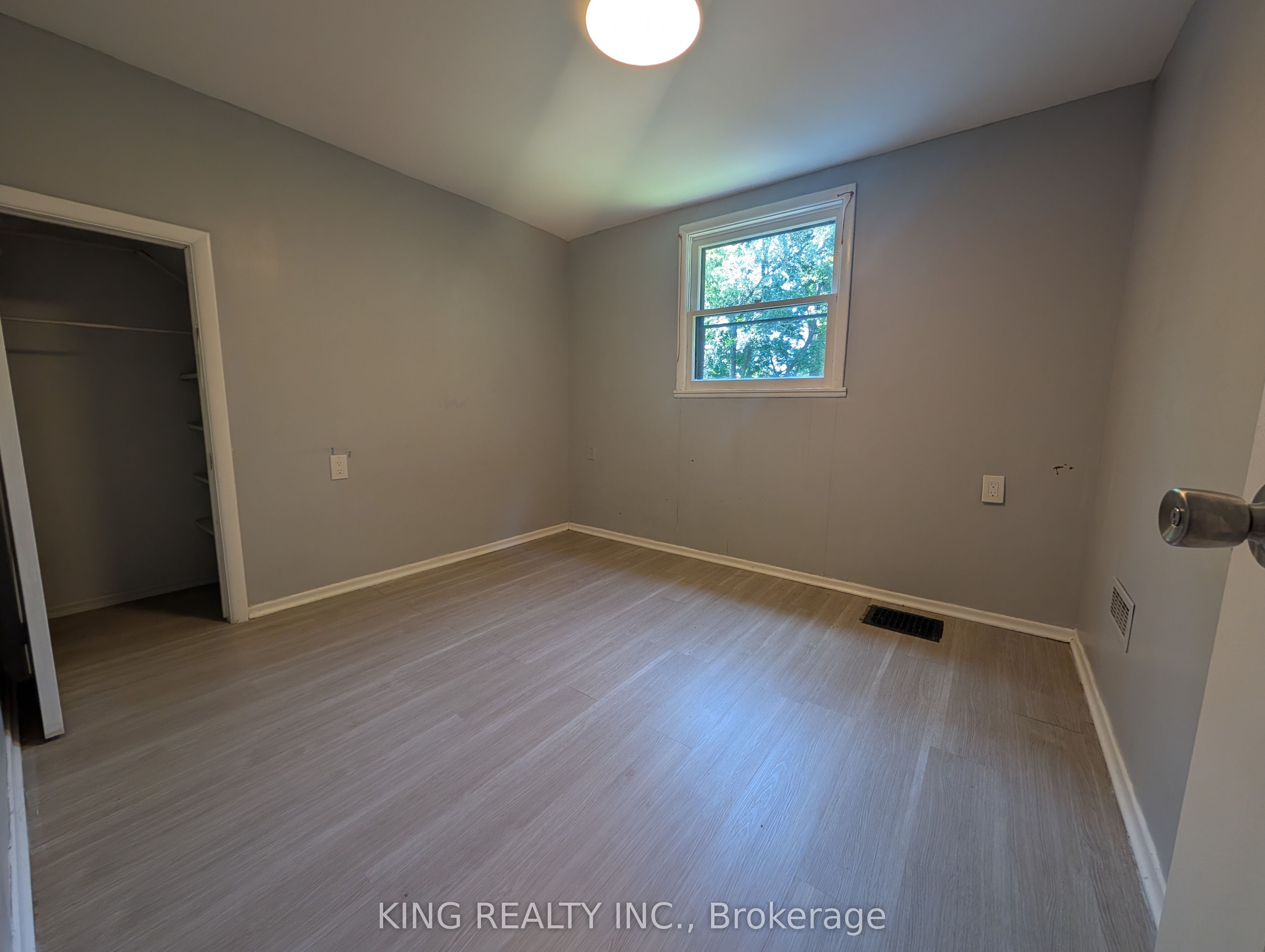 1131 Crumlin Side Road Property Photo 8