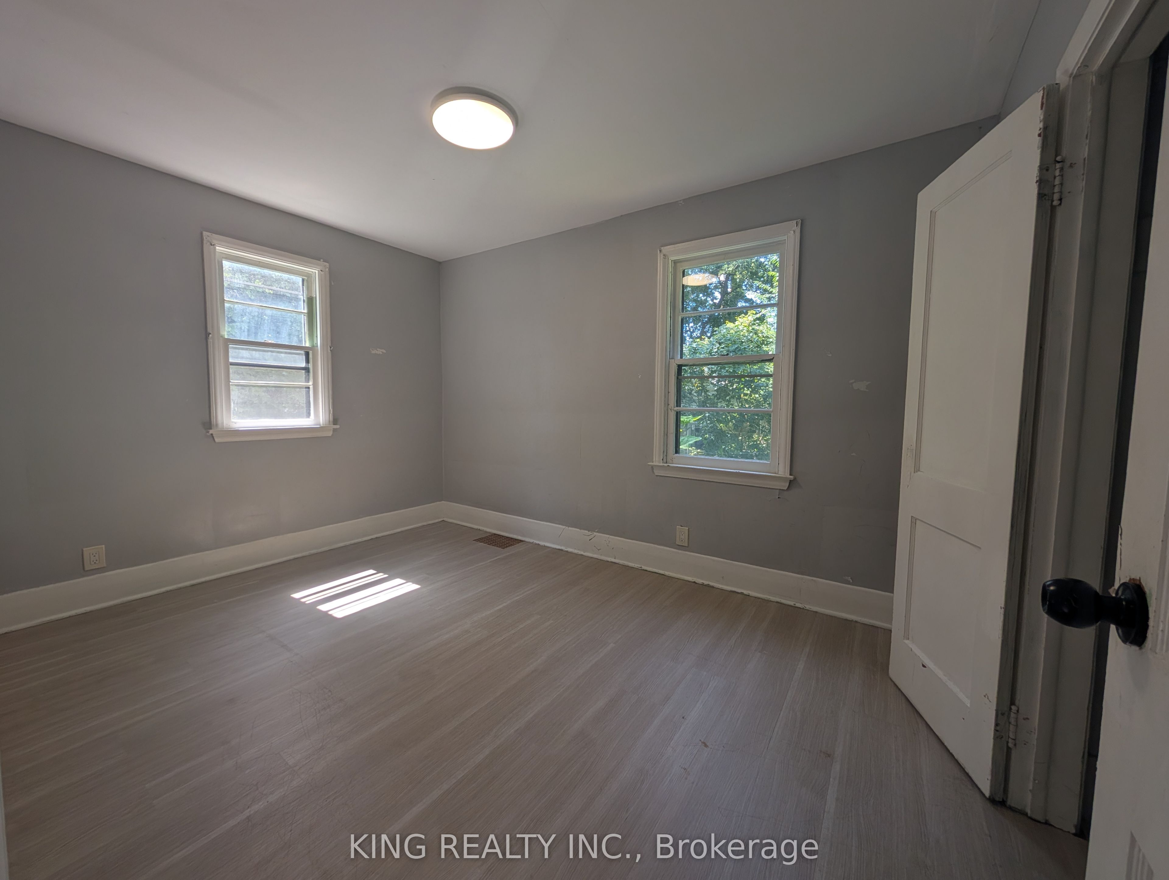 1131 Crumlin Side Road Property Photo 11