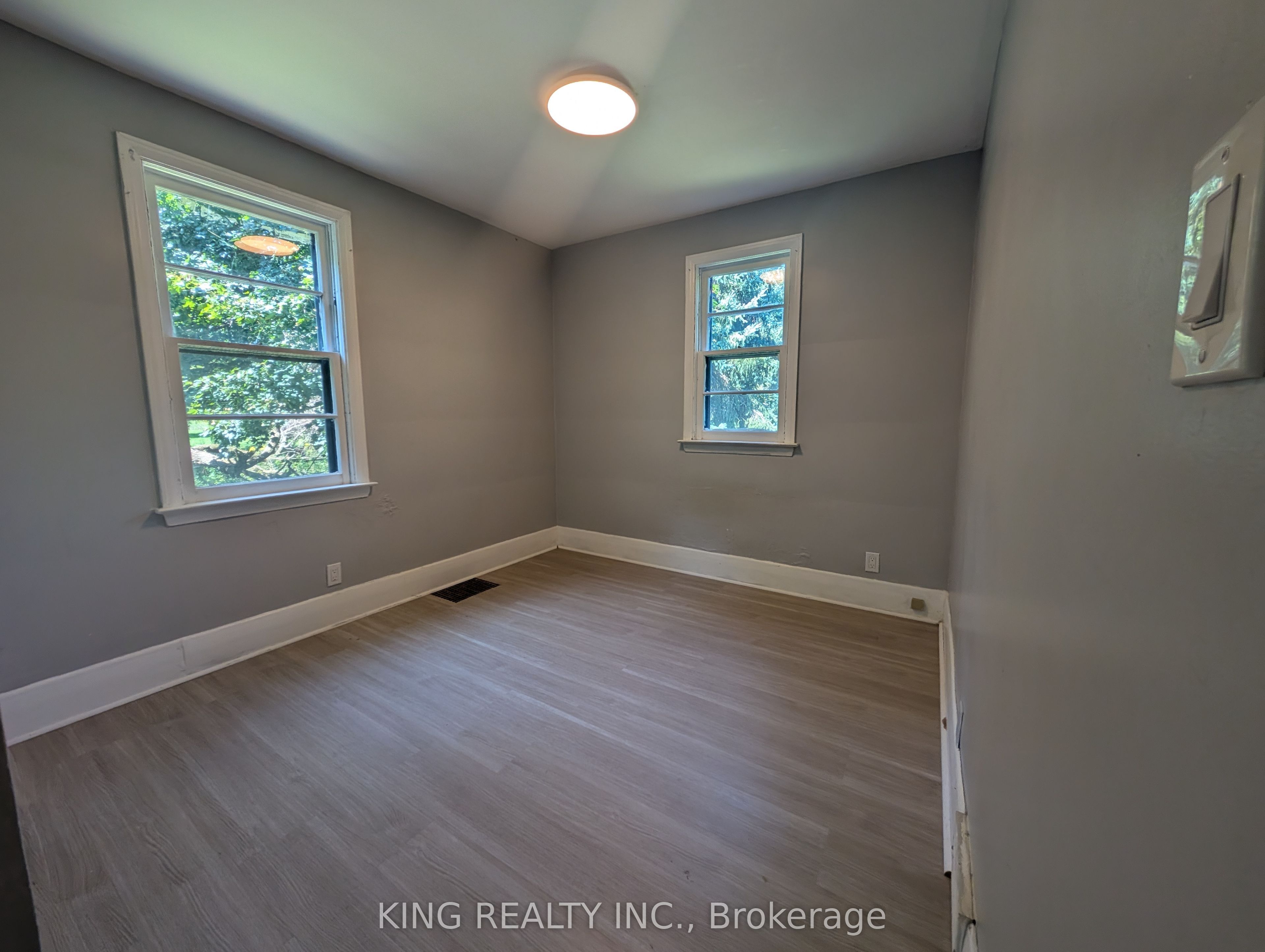 1131 Crumlin Side Road Property Photo 12