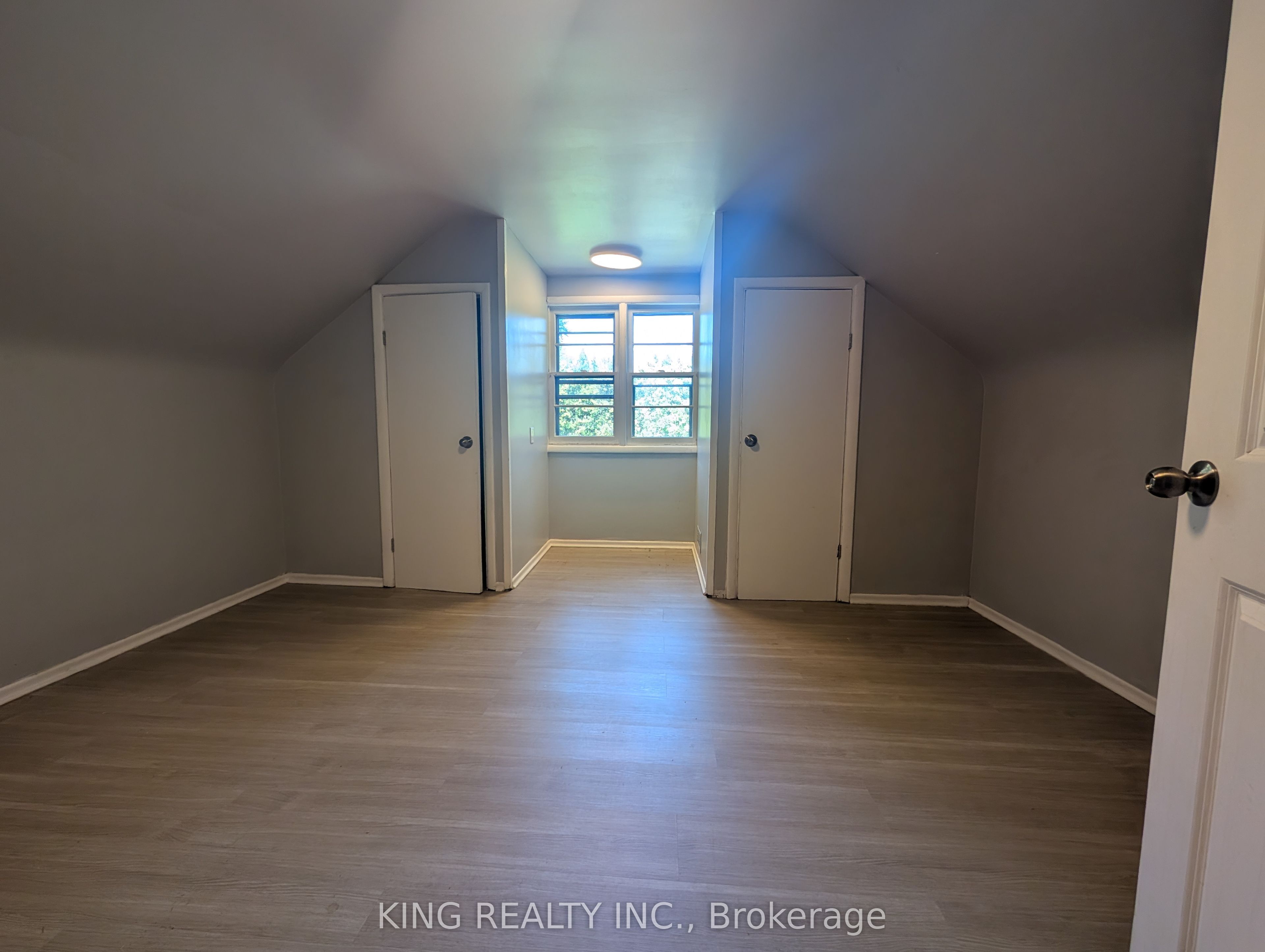 1131 Crumlin Side Road Property Photo 13