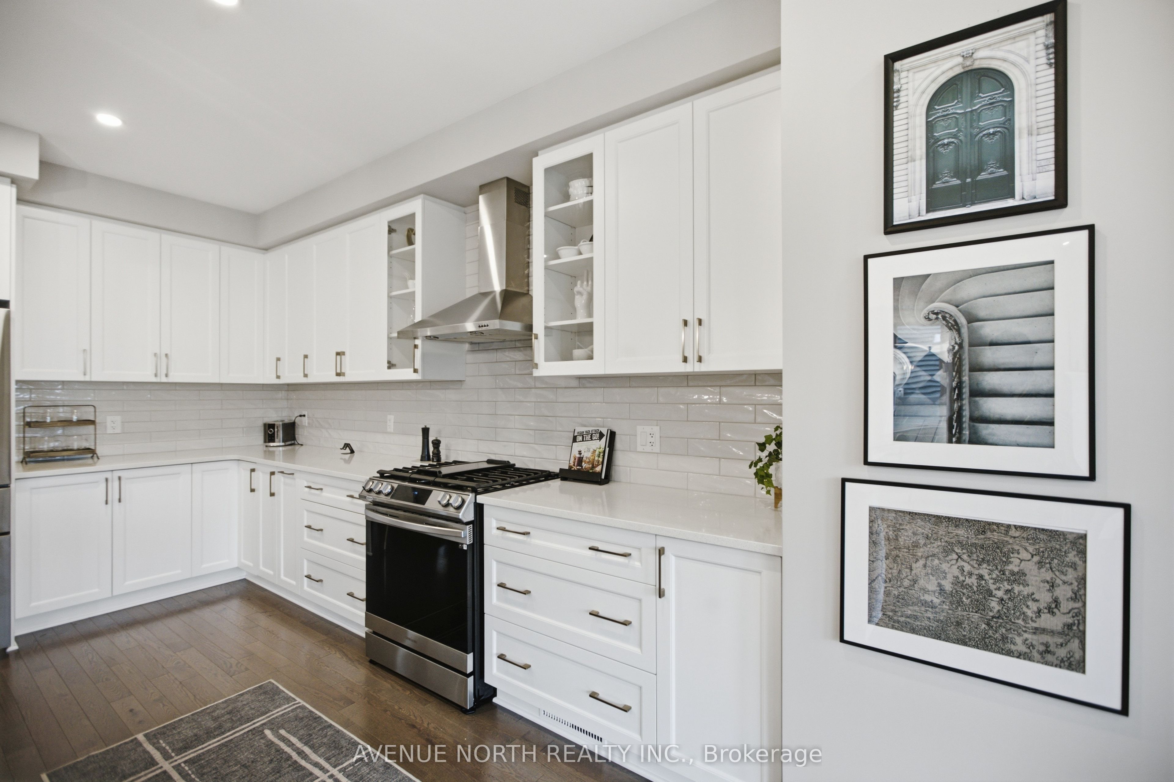 275 Trollius Way Property Photo 13