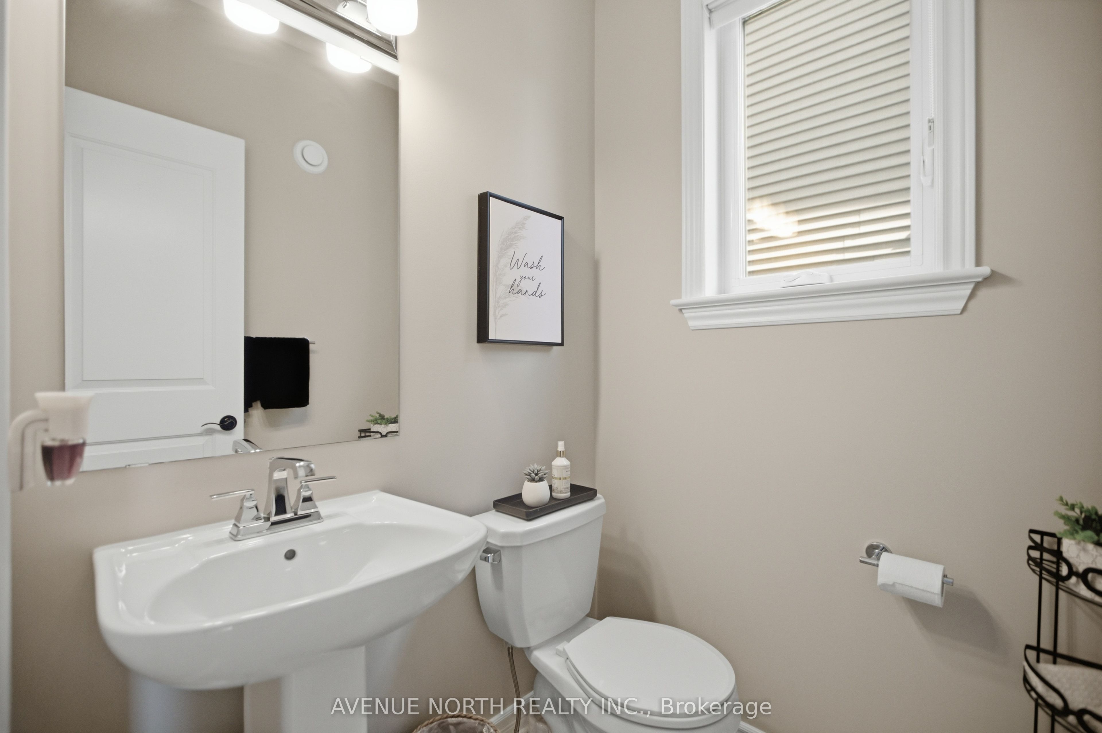 275 Trollius Way Property Photo 18