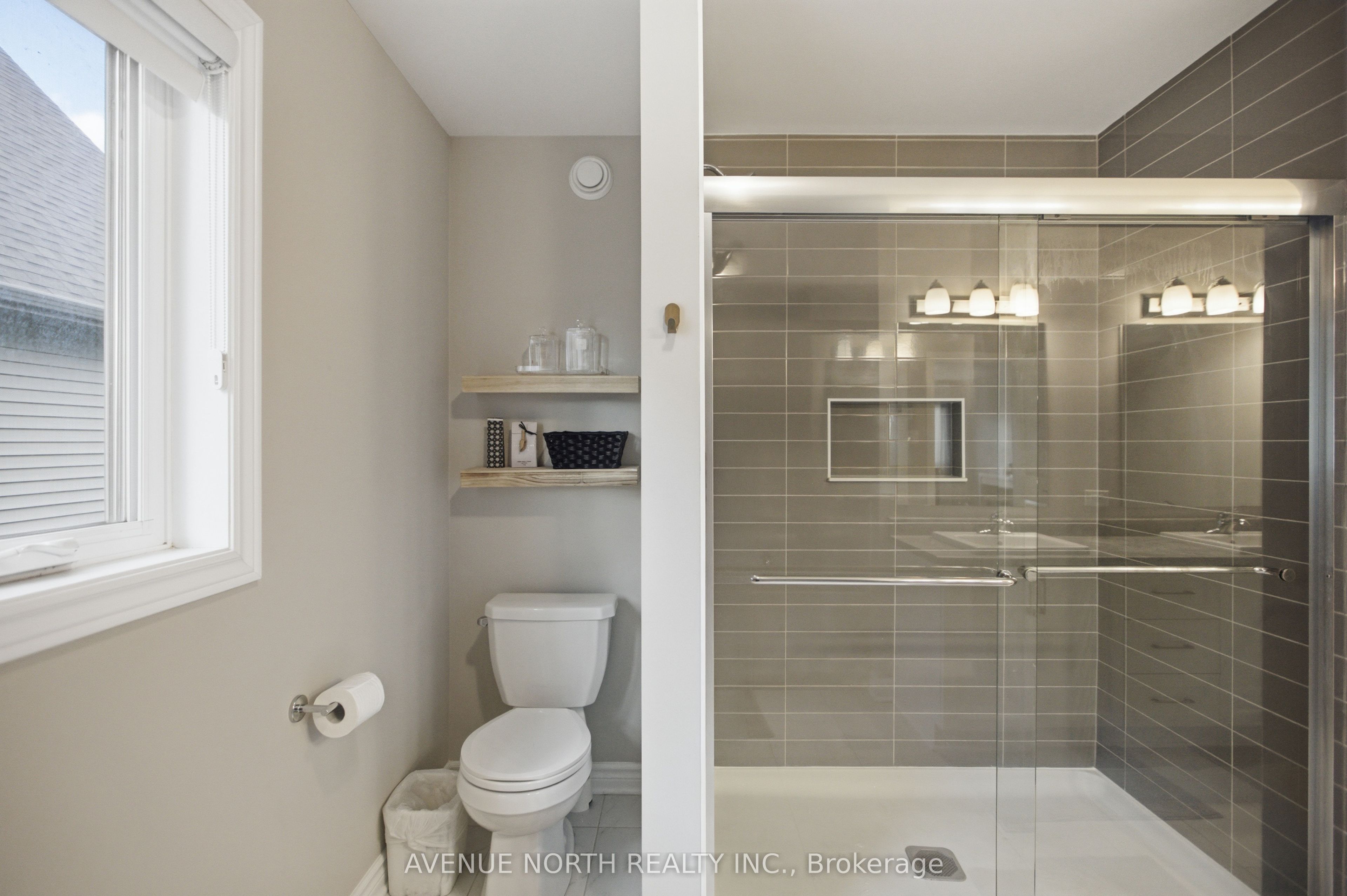 275 Trollius Way Property Photo 23
