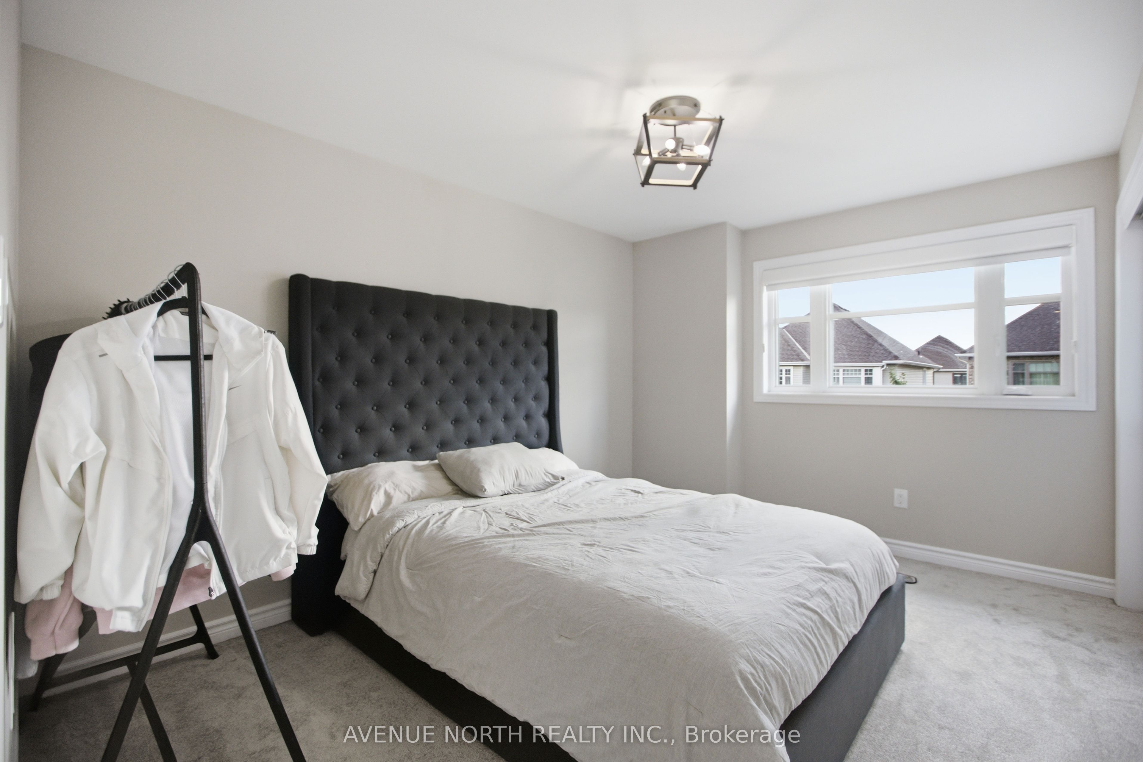 275 Trollius Way Property Photo 26