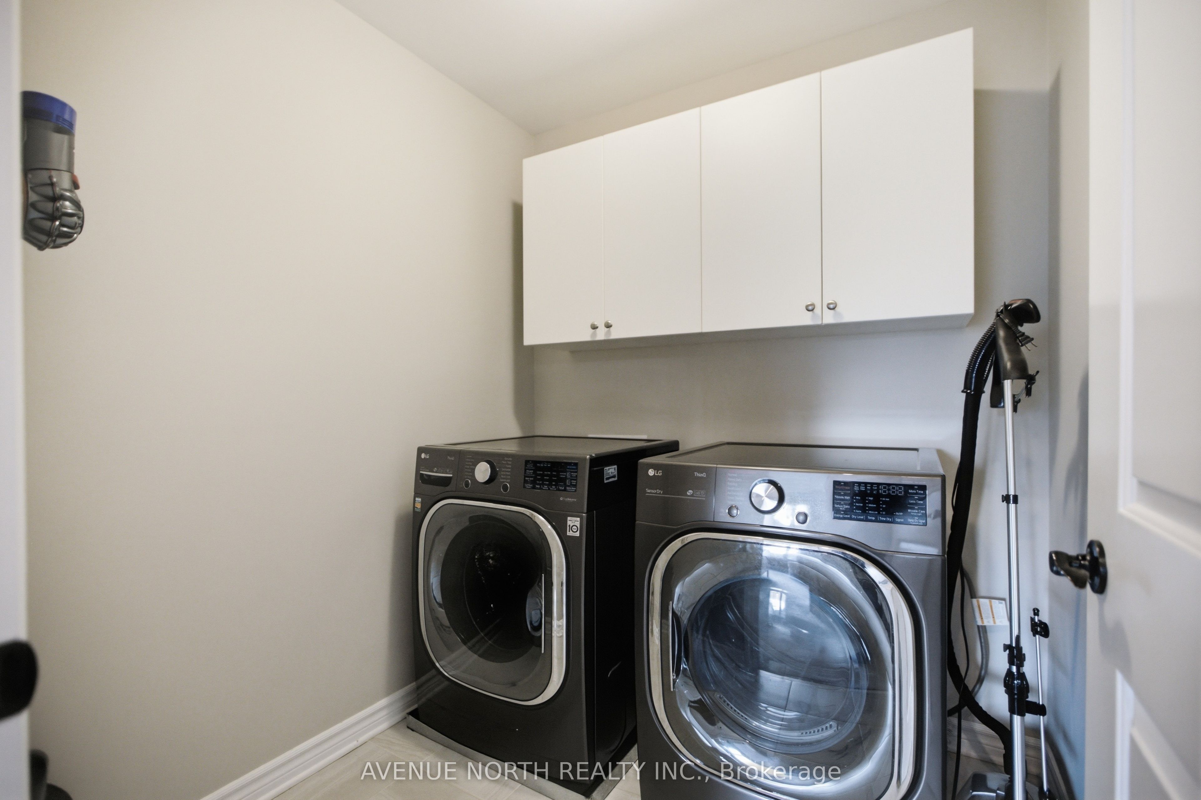 275 Trollius Way Property Photo 31