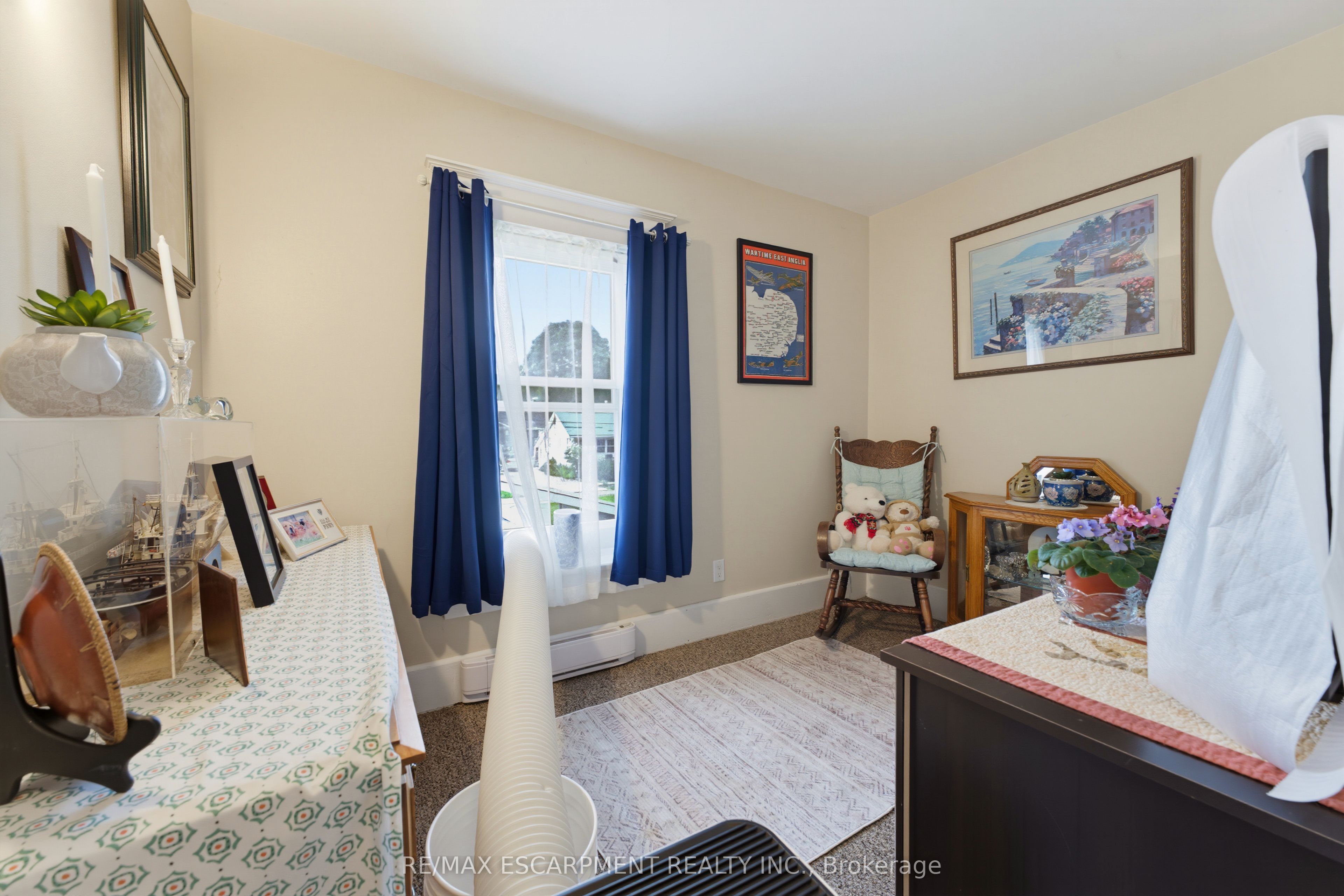 19 First Avenue Property Photo 8