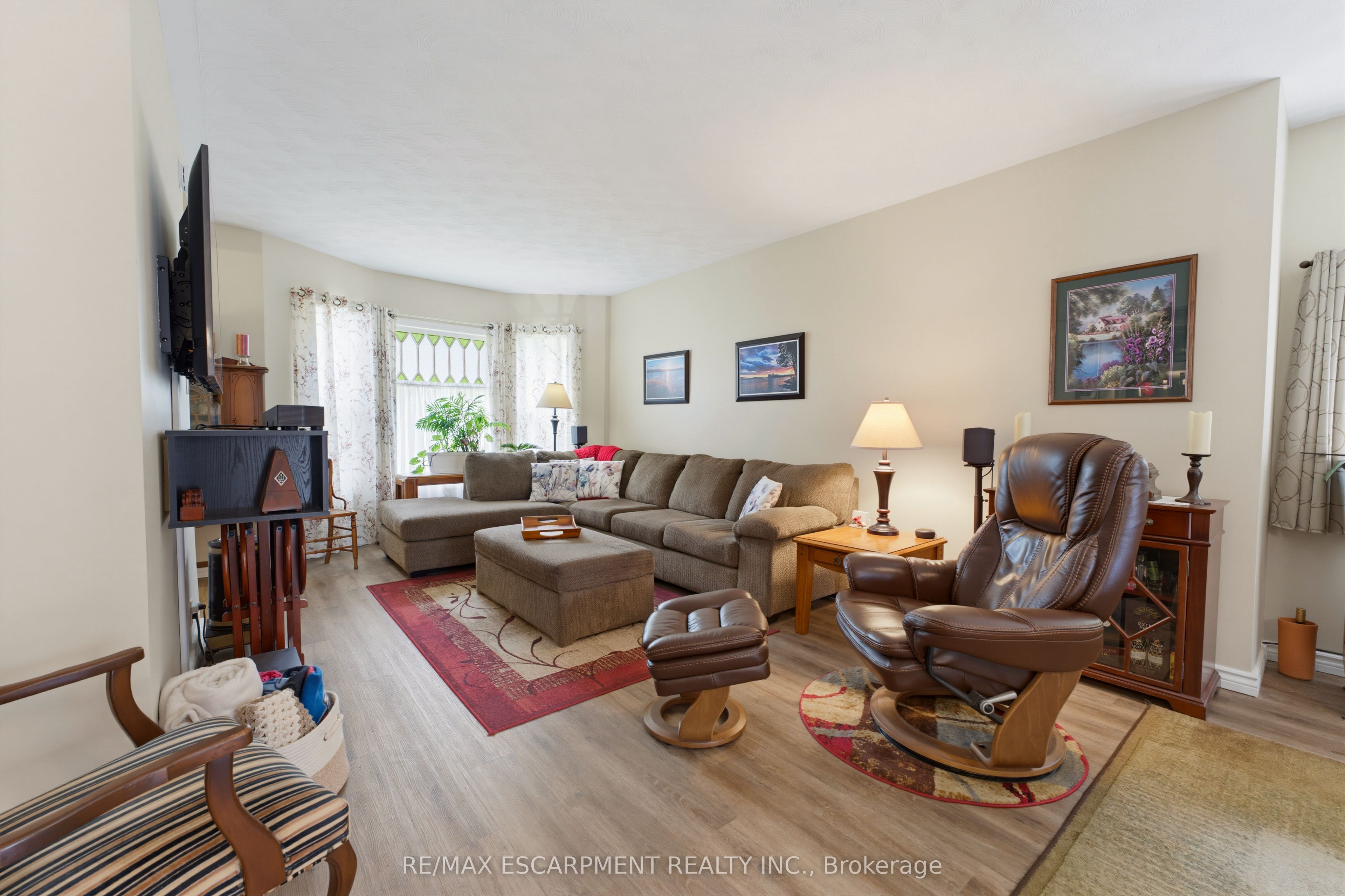 19 First Avenue Property Photo 10