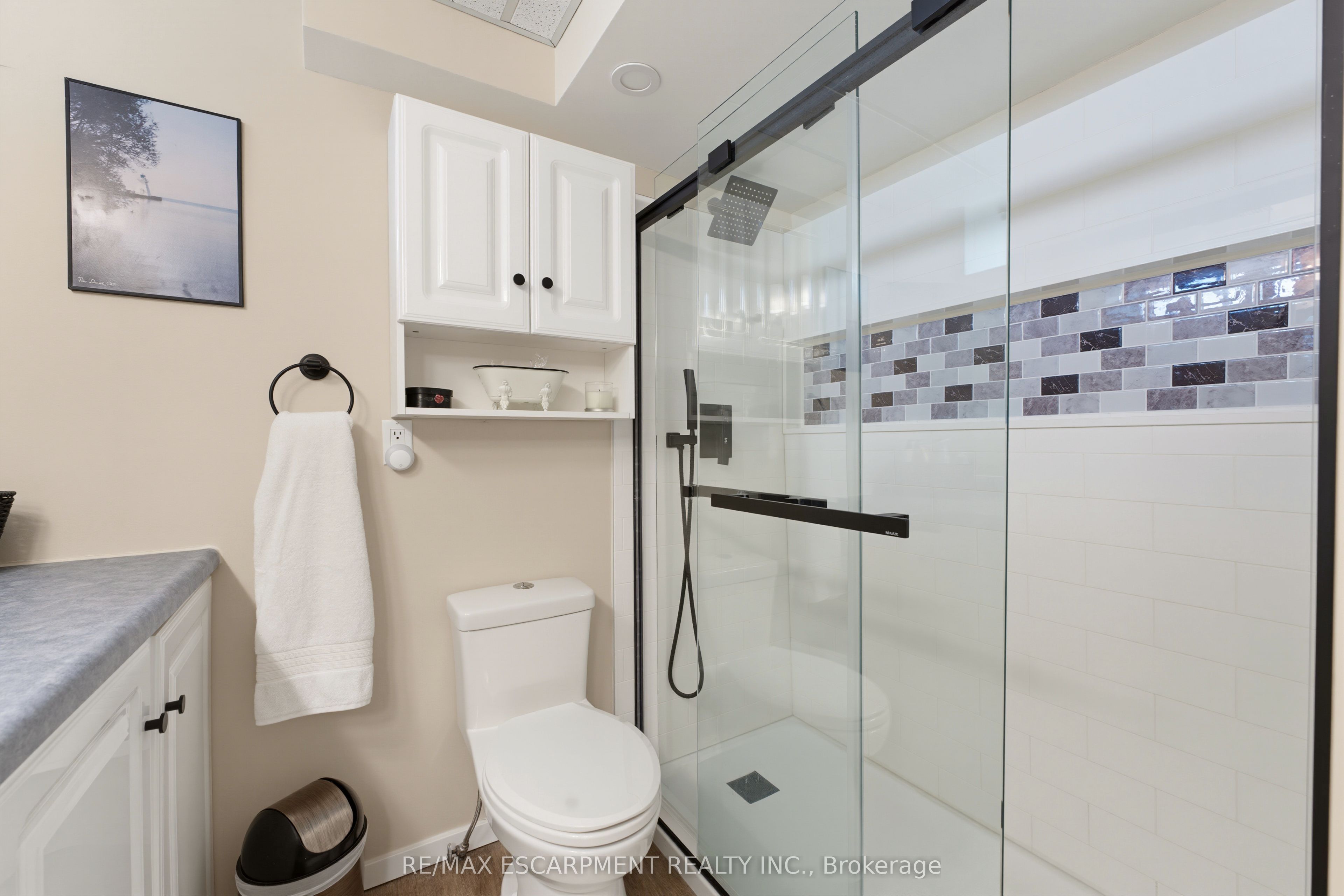 19 First Avenue Property Photo 19
