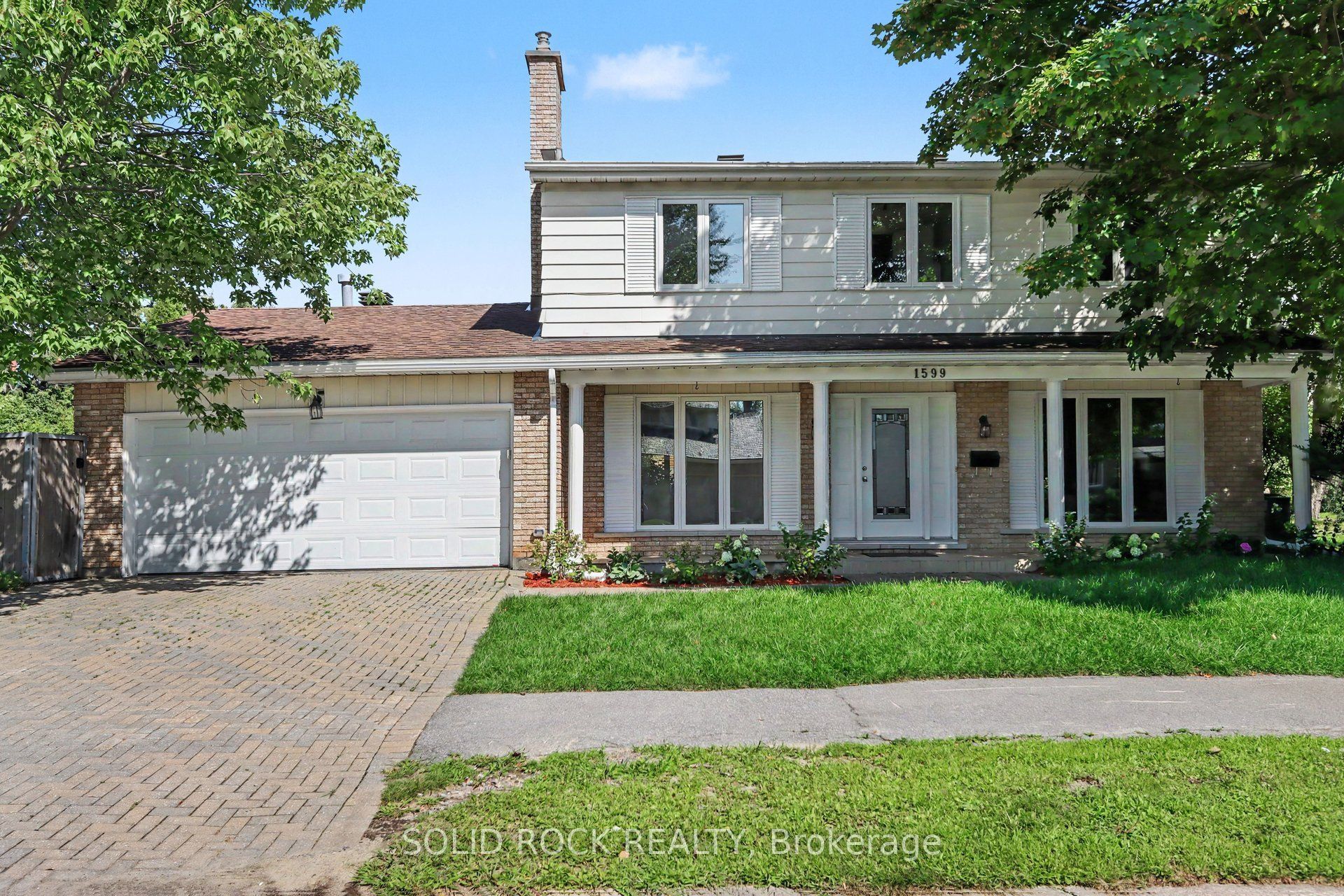 1599 Featherston Drive Property Photo 1