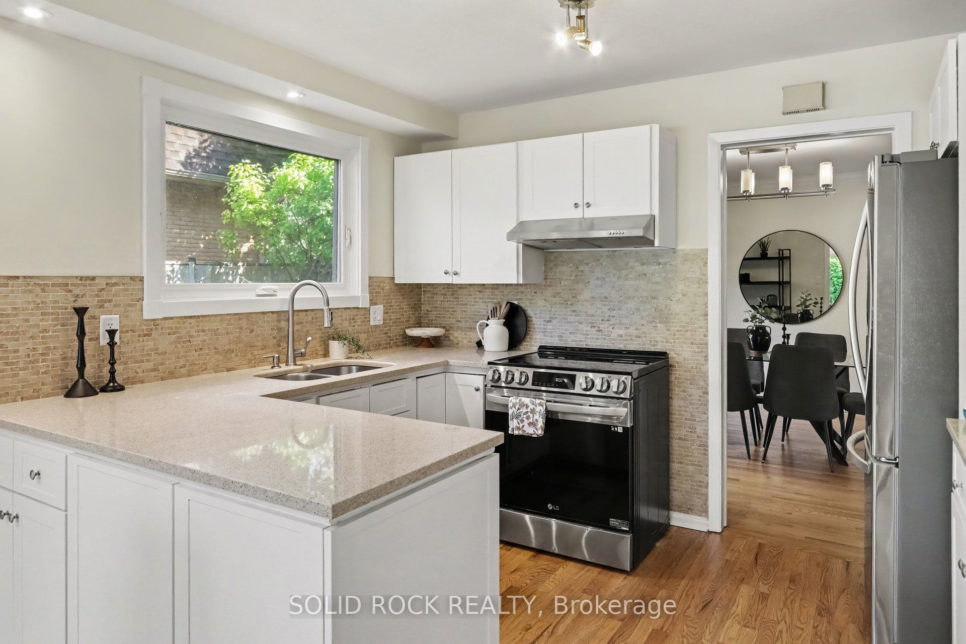 1599 Featherston Drive Property Photo 7