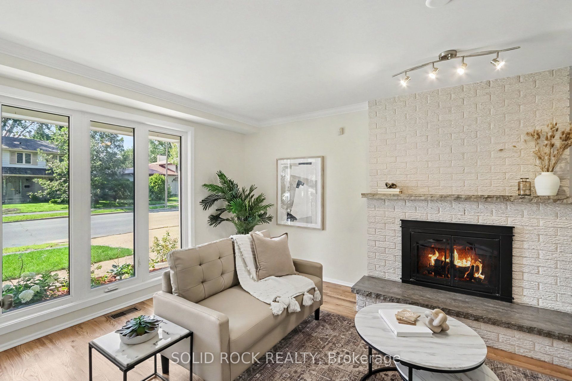 1599 Featherston Drive Property Photo 13