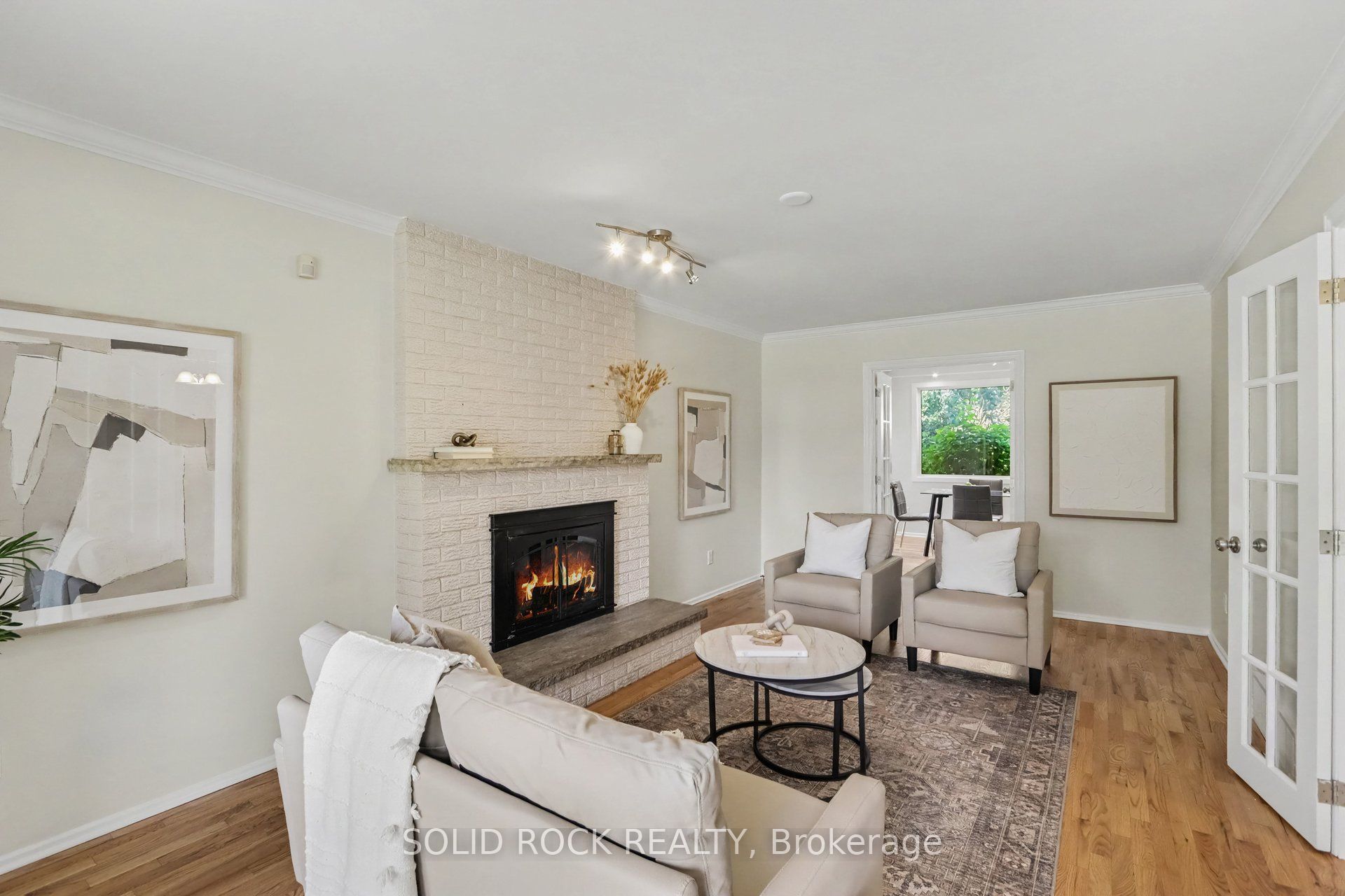 1599 Featherston Drive Property Photo 14