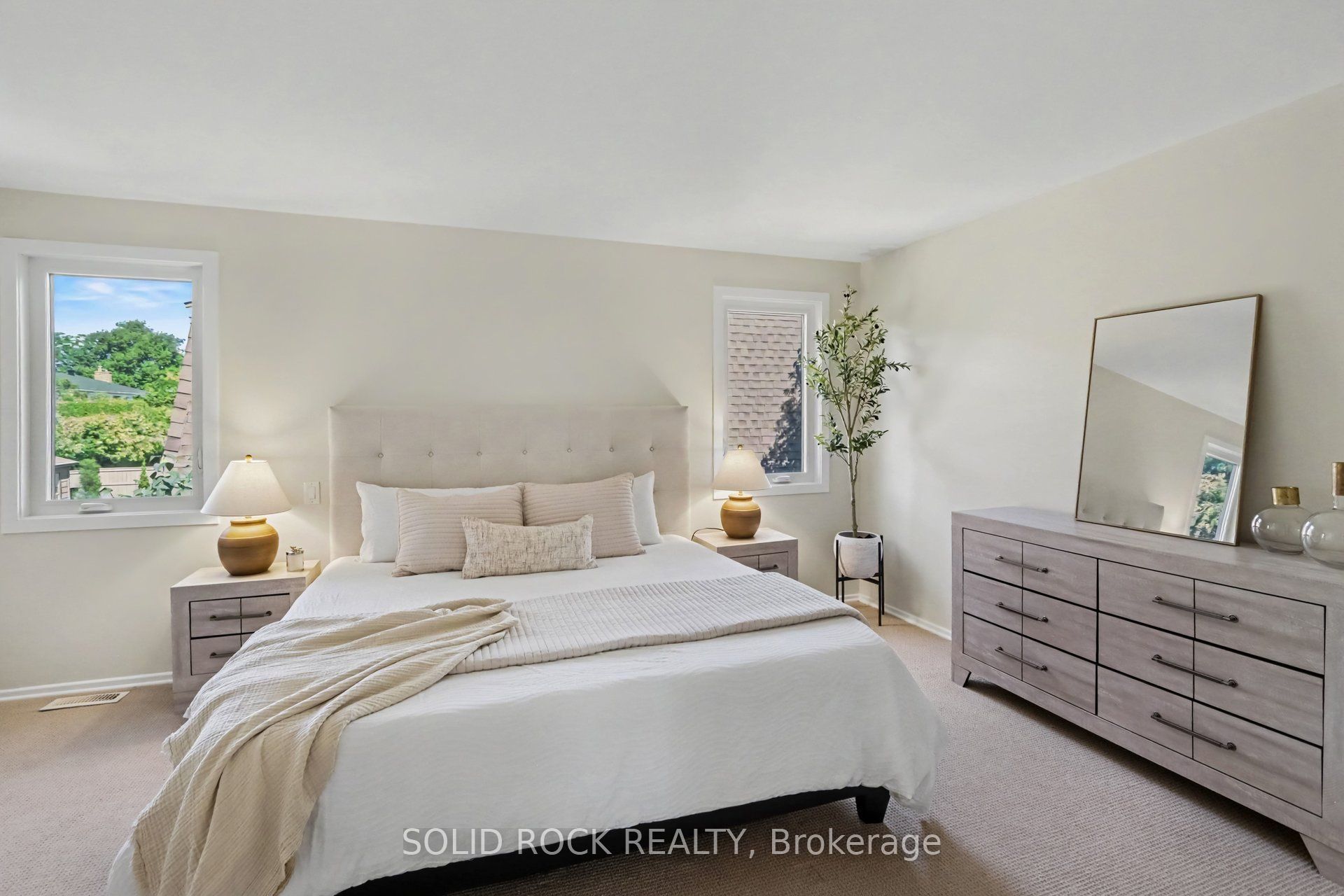 1599 Featherston Drive Property Photo 18