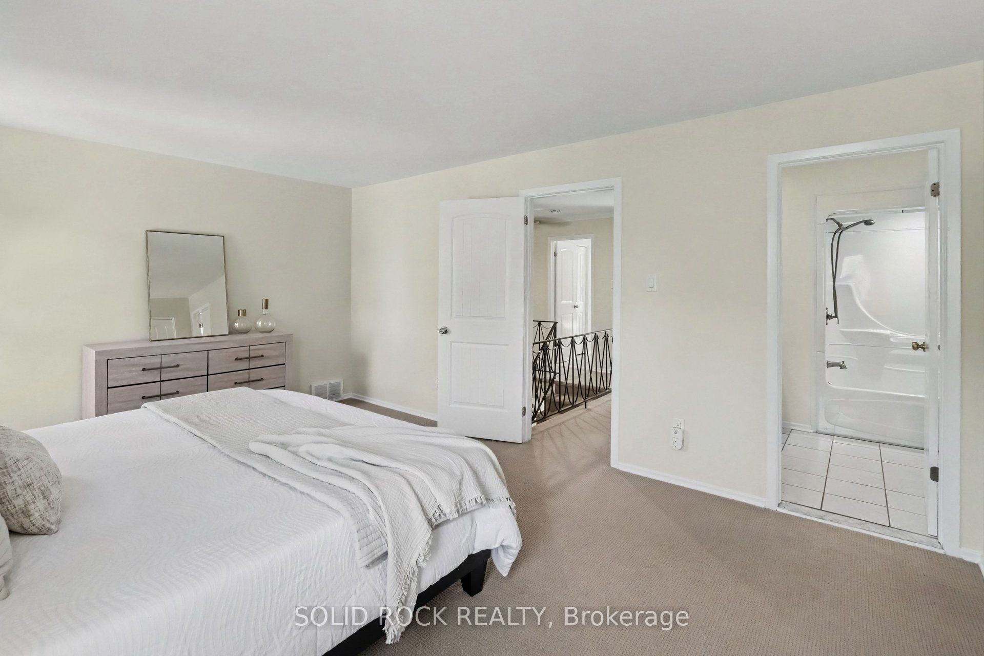 1599 Featherston Drive Property Photo 20