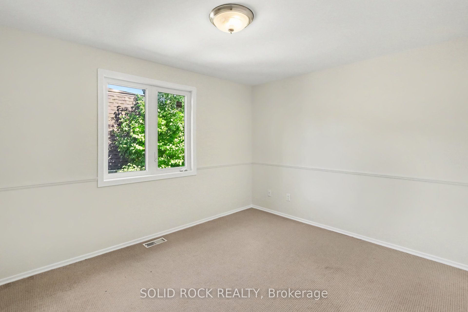 1599 Featherston Drive Property Photo 22