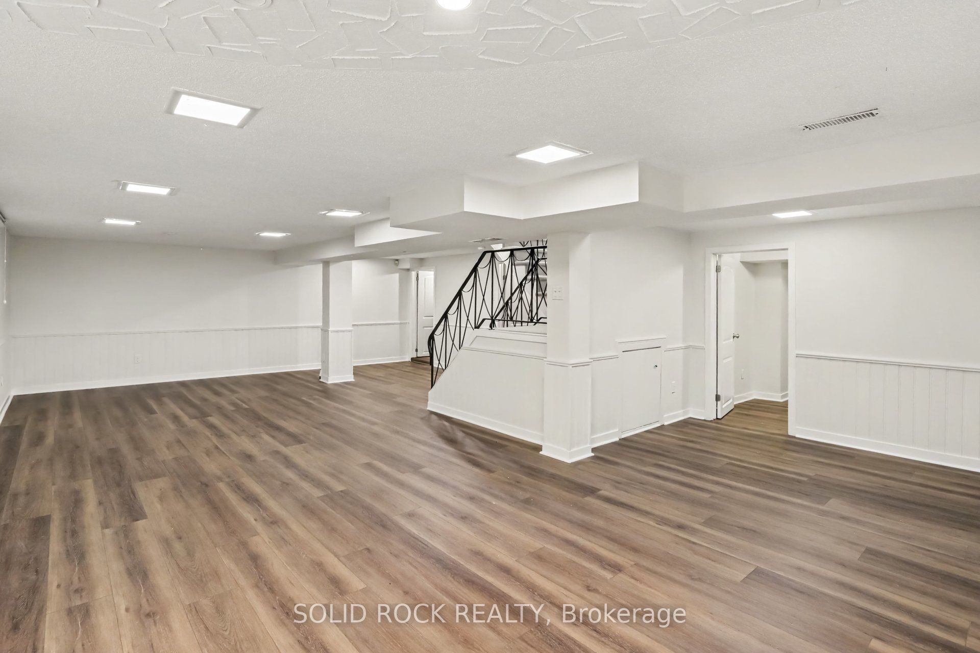 1599 Featherston Drive Property Photo 32