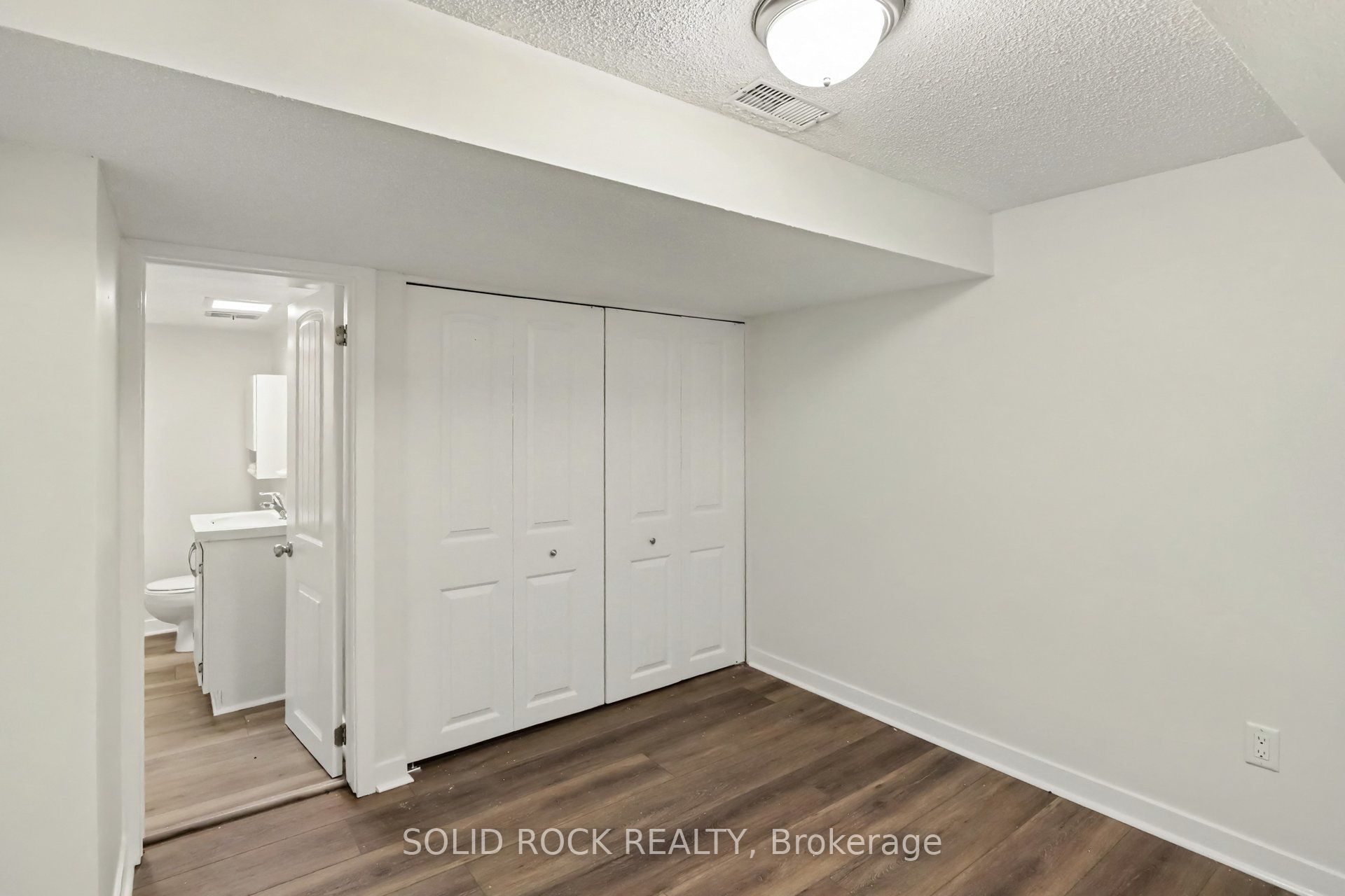 1599 Featherston Drive Property Photo 34