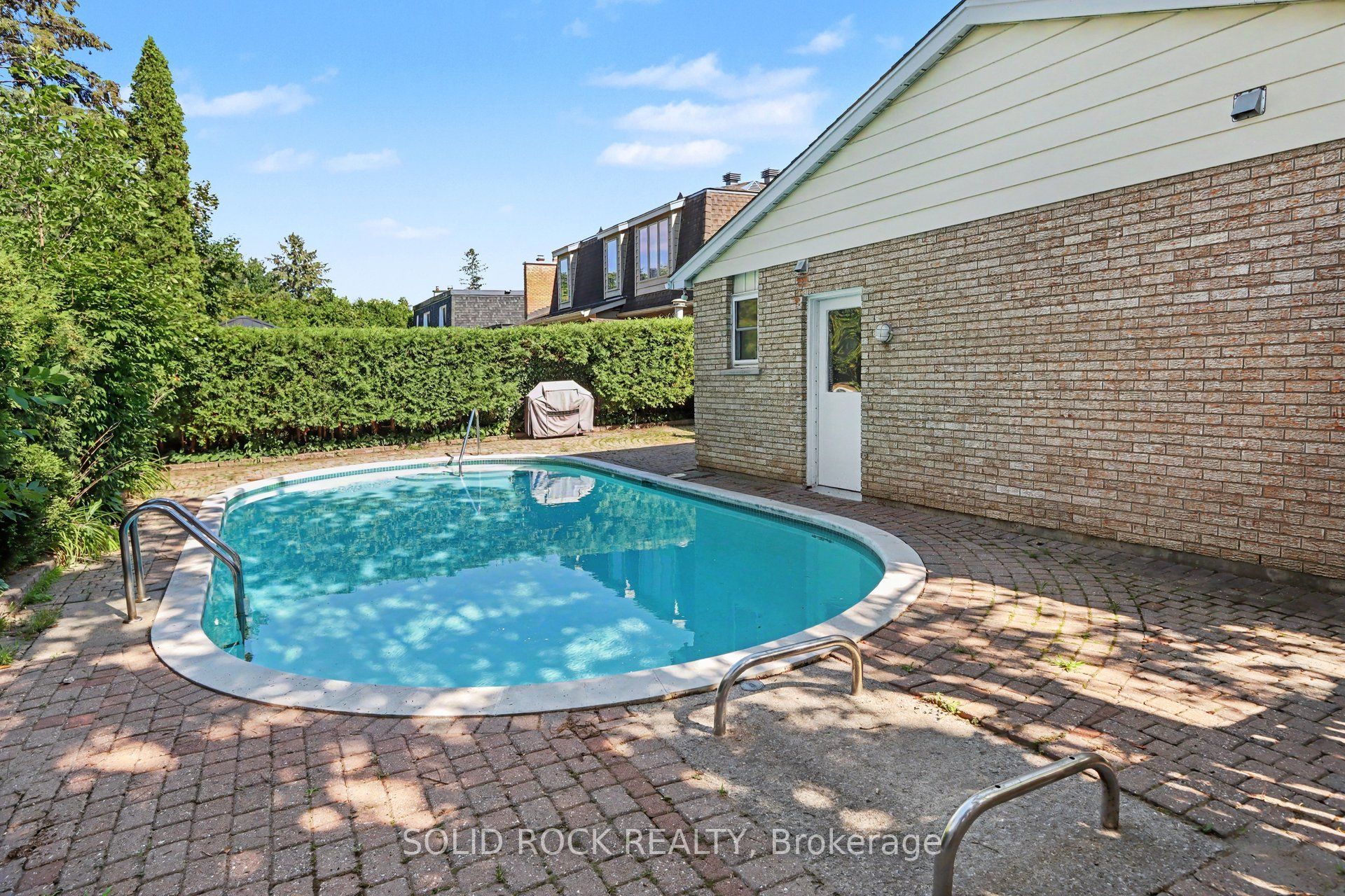 1599 Featherston Drive Property Photo 37