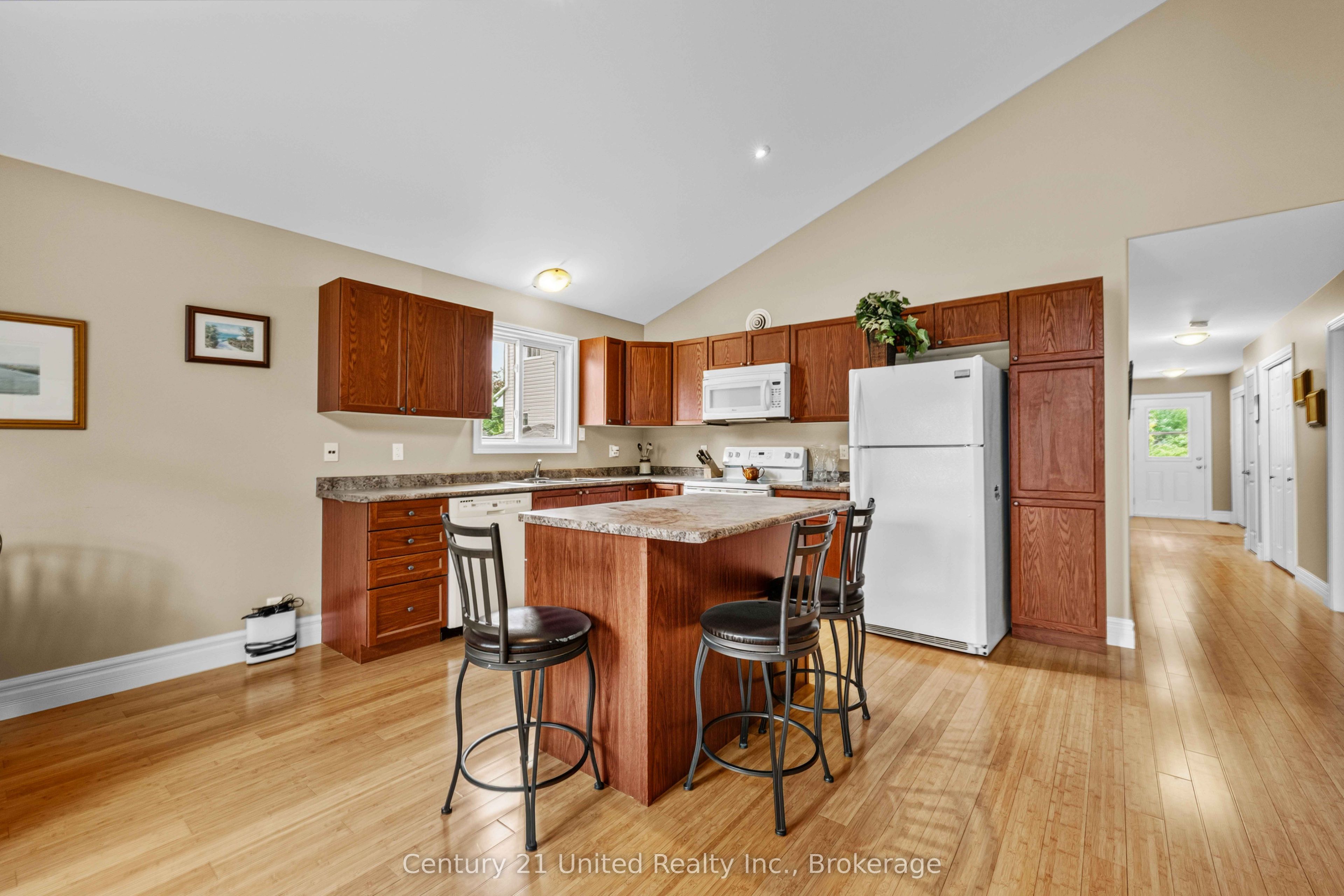 127.5 Adelaide Street S Property Photo 8