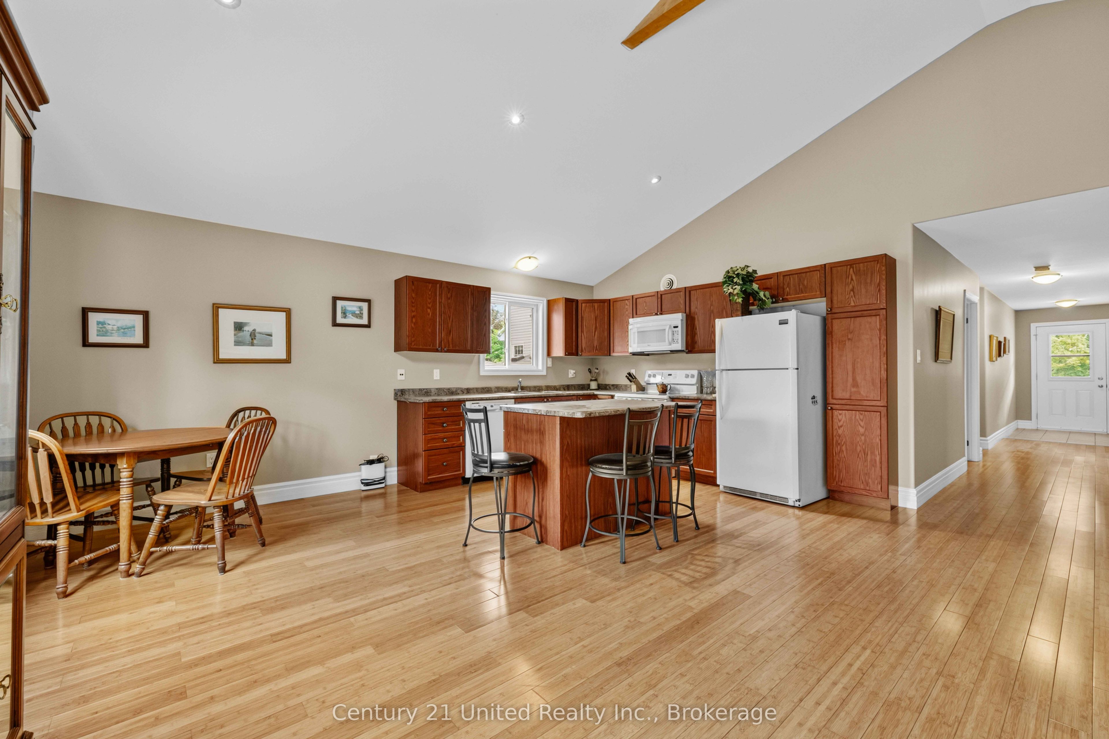 127.5 Adelaide Street S Property Photo 11