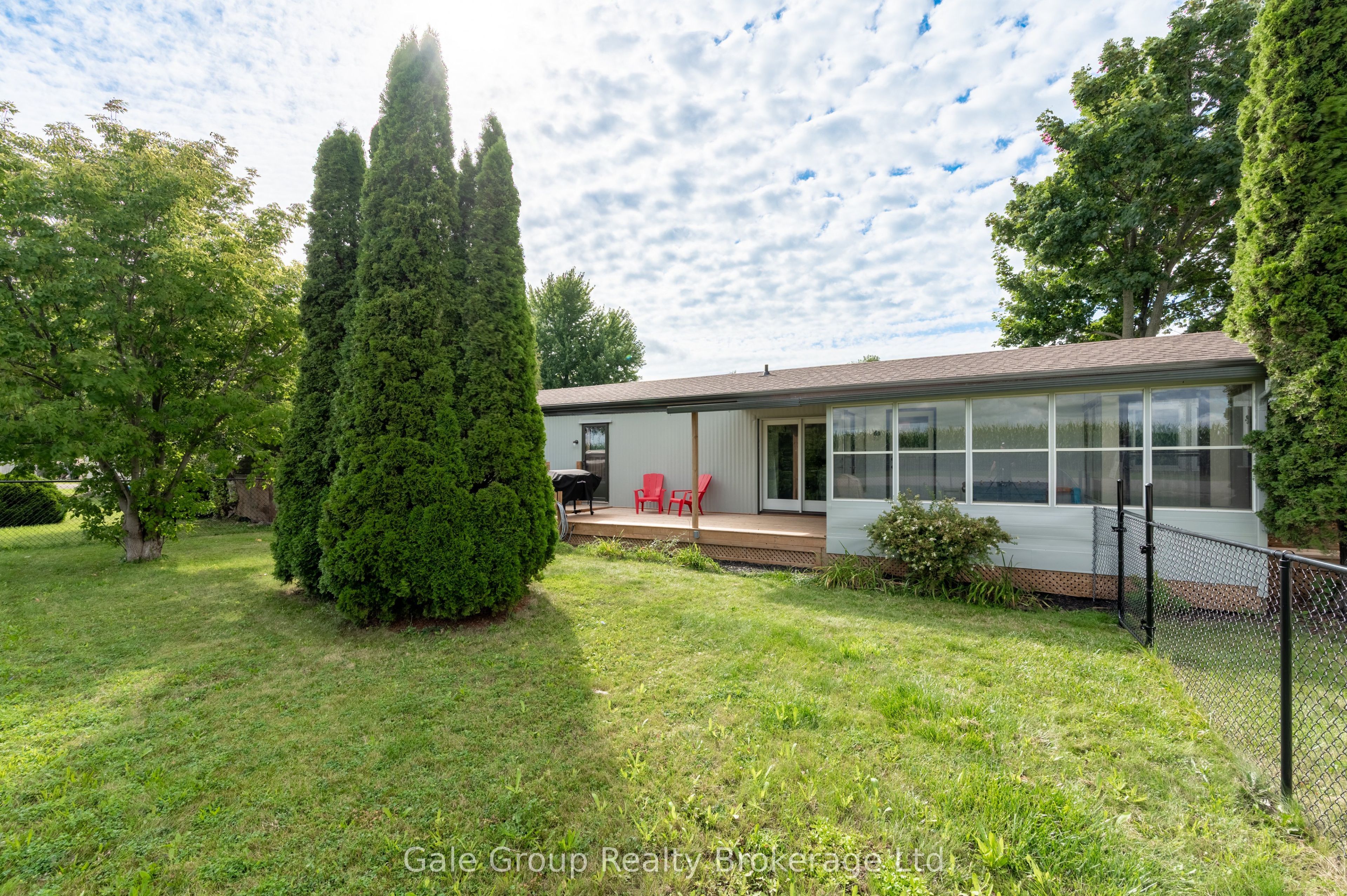 32 Pineview Ave Avenue Property Photo 5