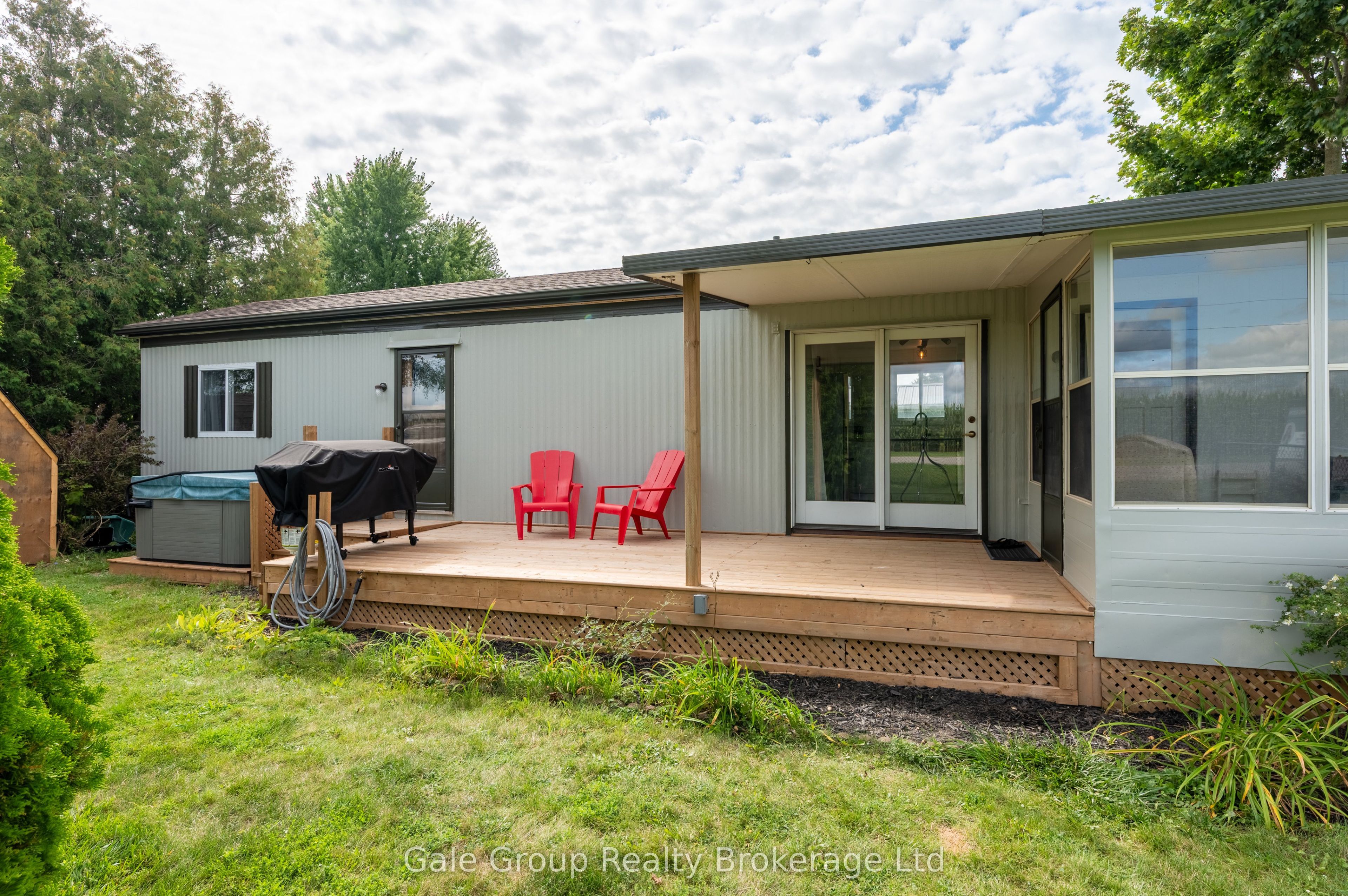 32 Pineview Ave Avenue Property Photo 6