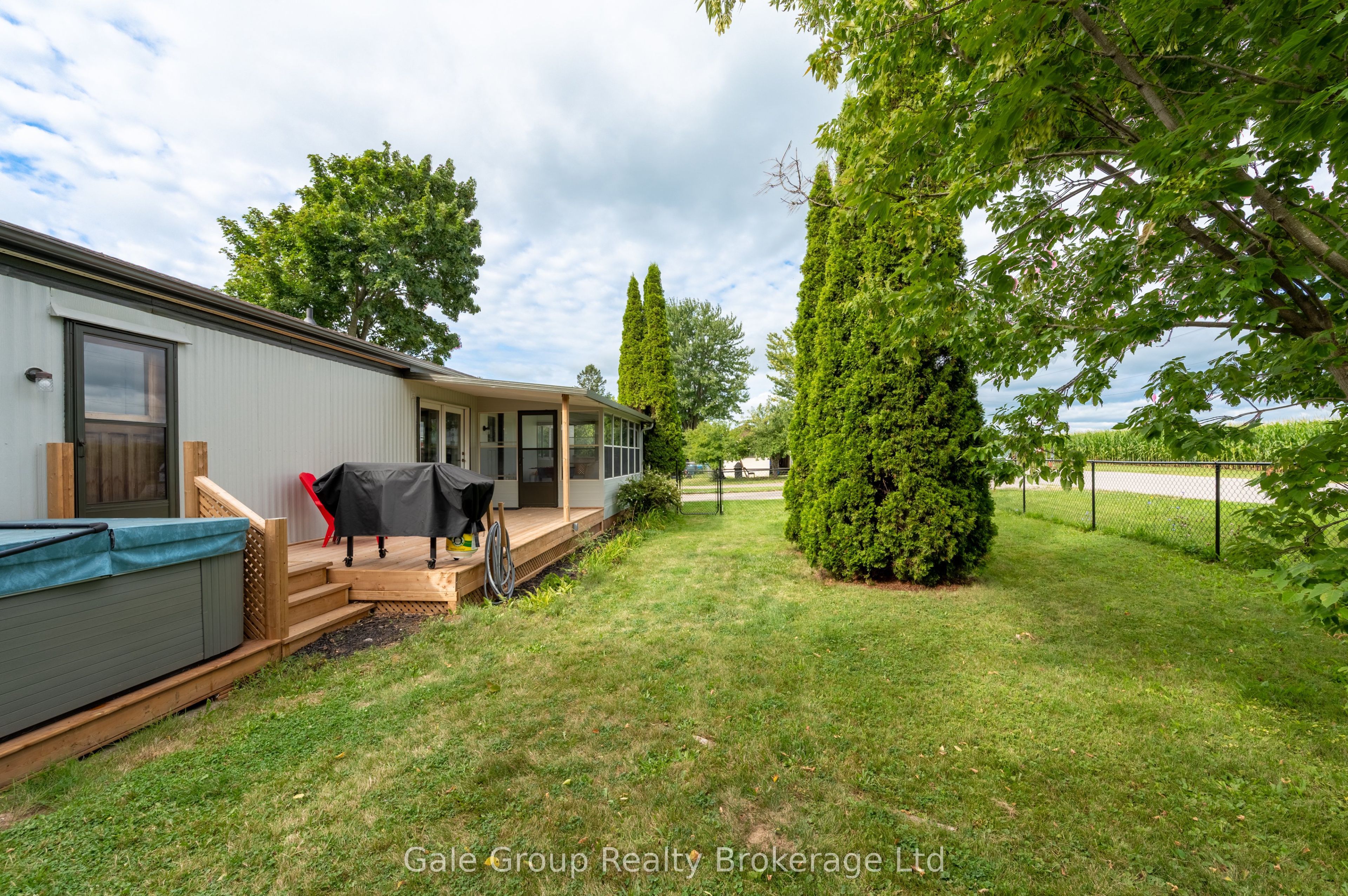 32 Pineview Ave Avenue Property Photo 9