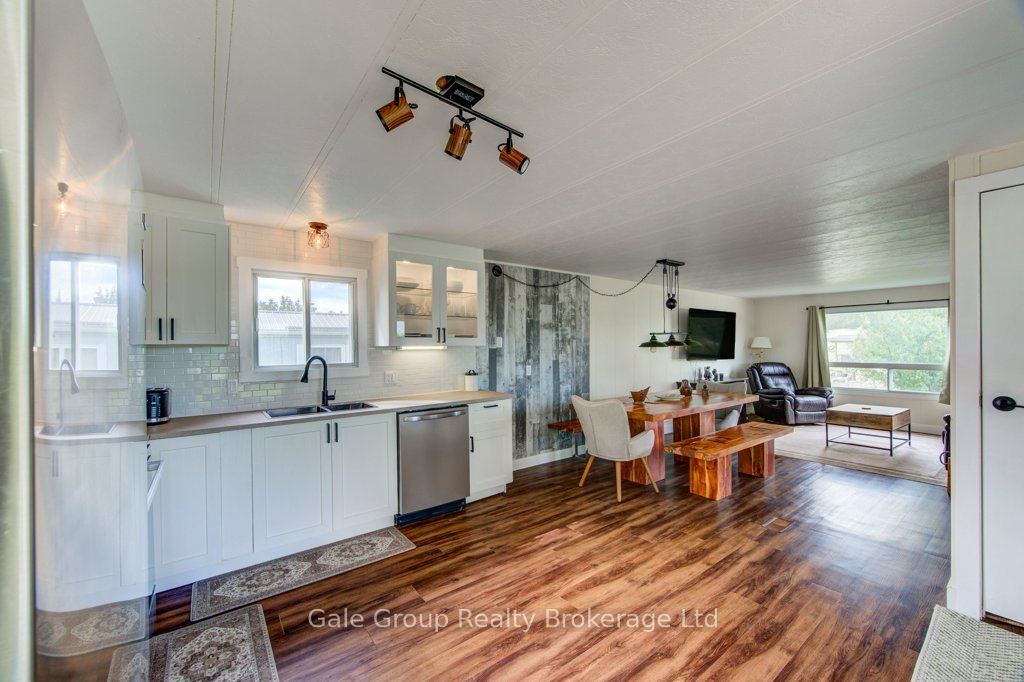 32 Pineview Ave Avenue Property Photo 27
