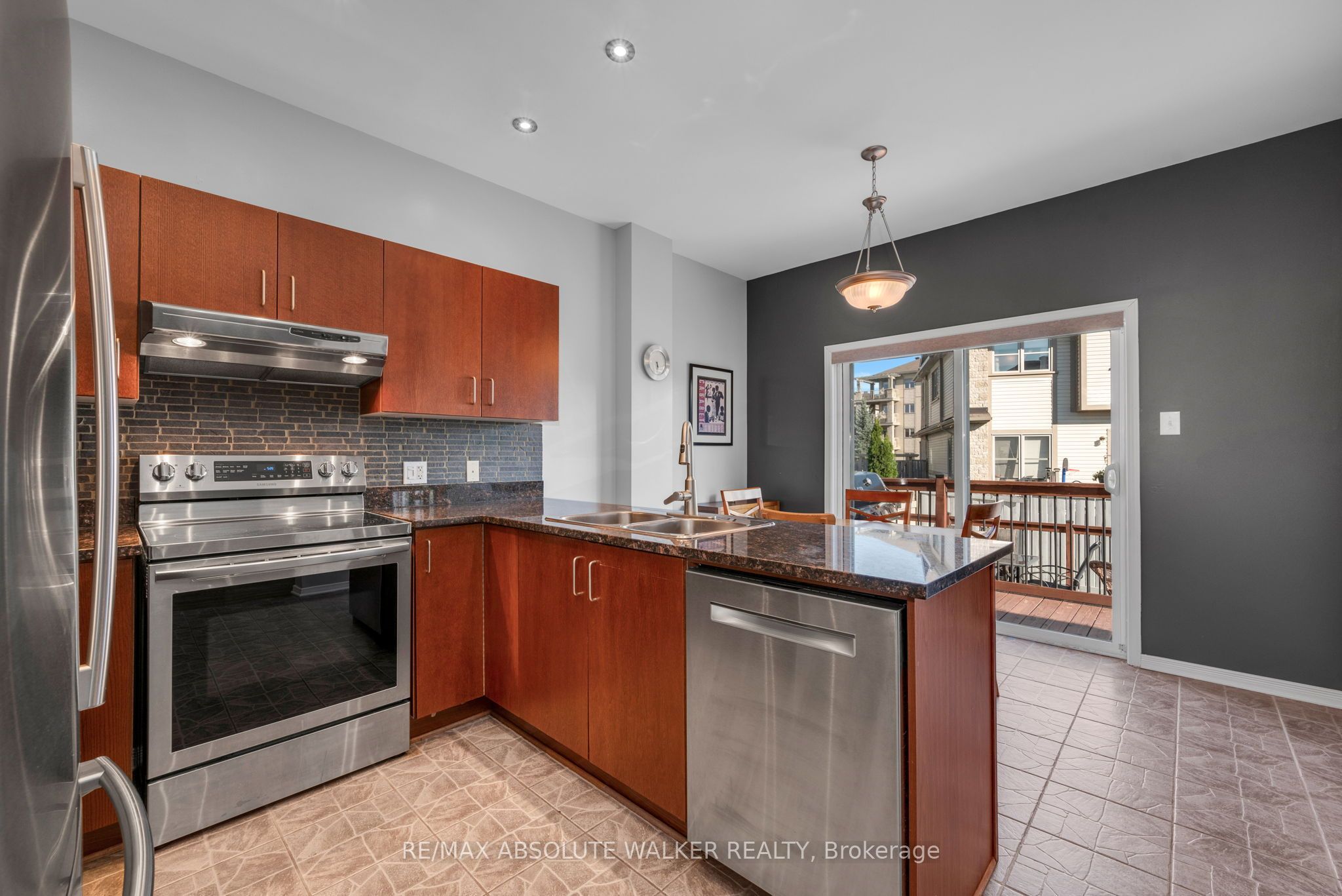 1046 Fieldfair Way Property Photo 12