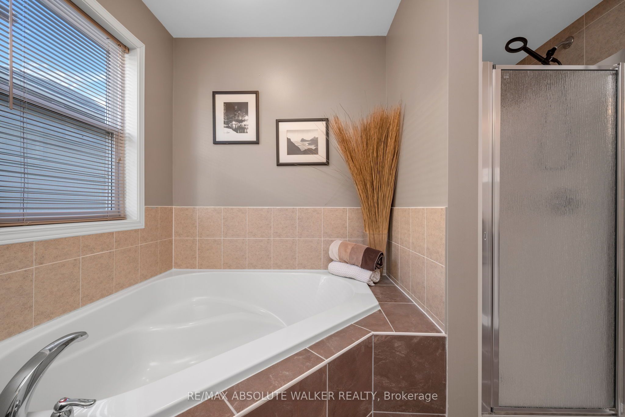 1046 Fieldfair Way Property Photo 23
