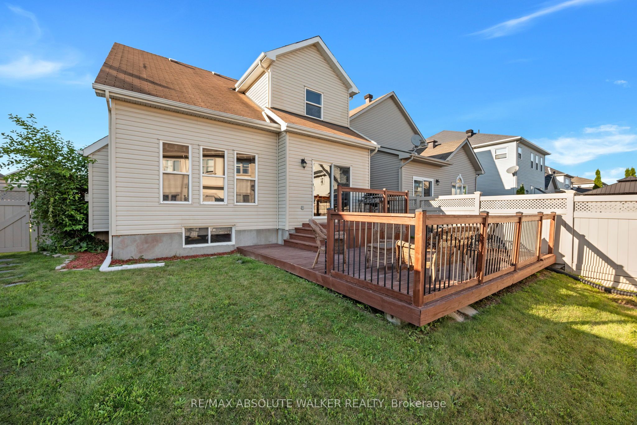 1046 Fieldfair Way Property Photo 33