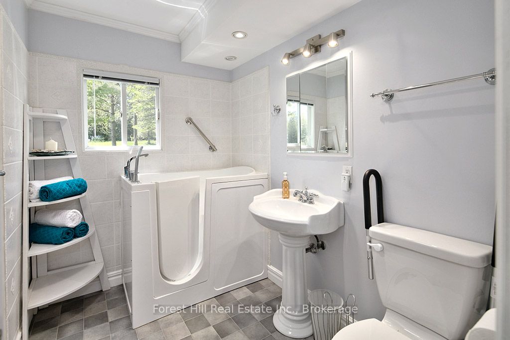 523583 12 Concession Property Photo 18