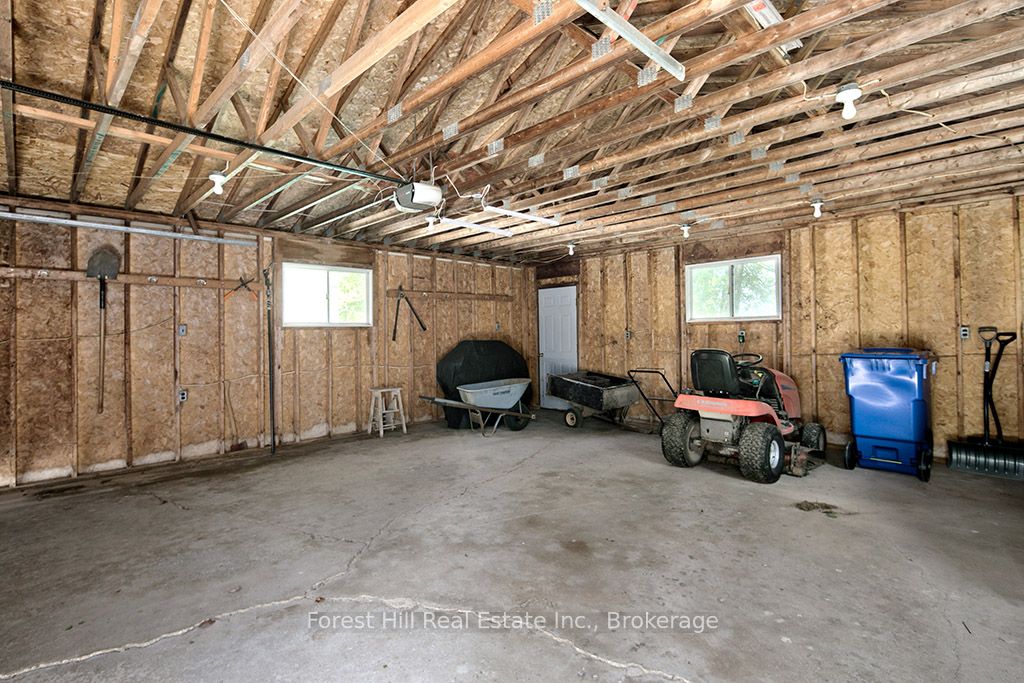 523583 12 Concession Property Photo 23