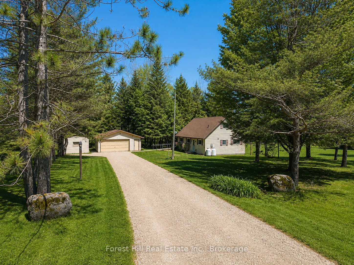 523583 12 Concession Property Photo 24