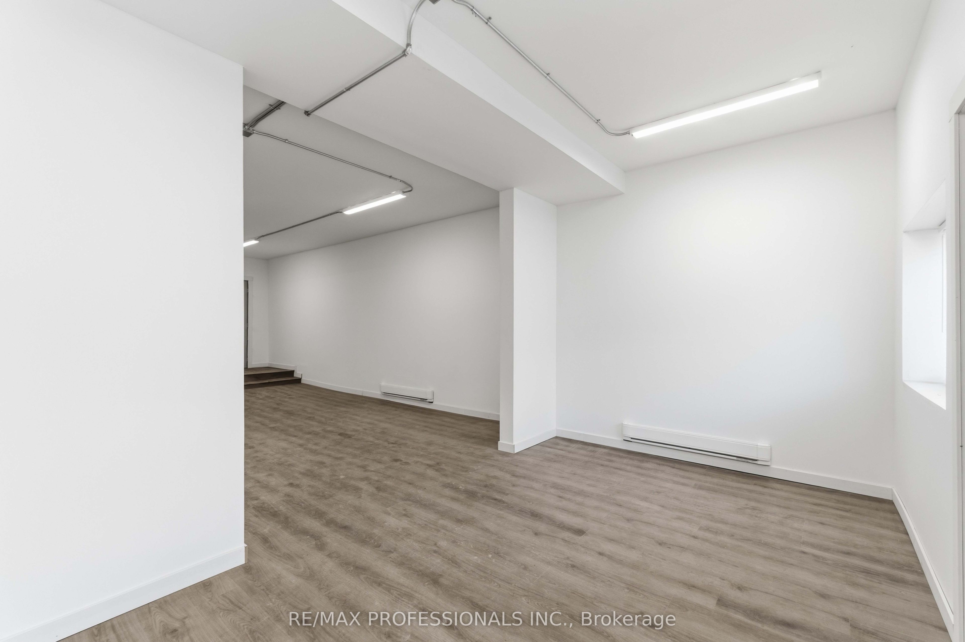 759 Barton Street E Property Photo 6