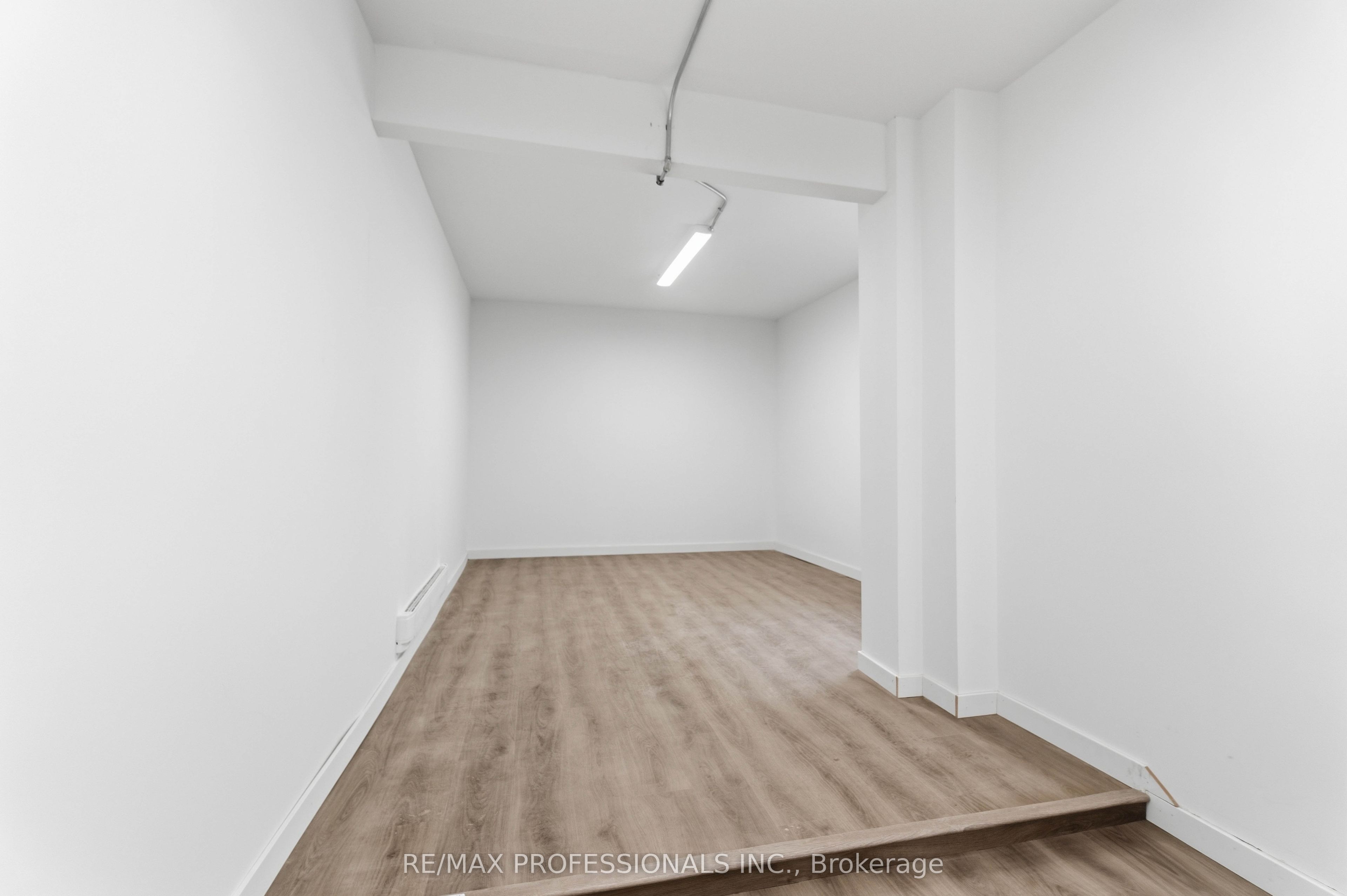 759 Barton Street E Property Photo 14