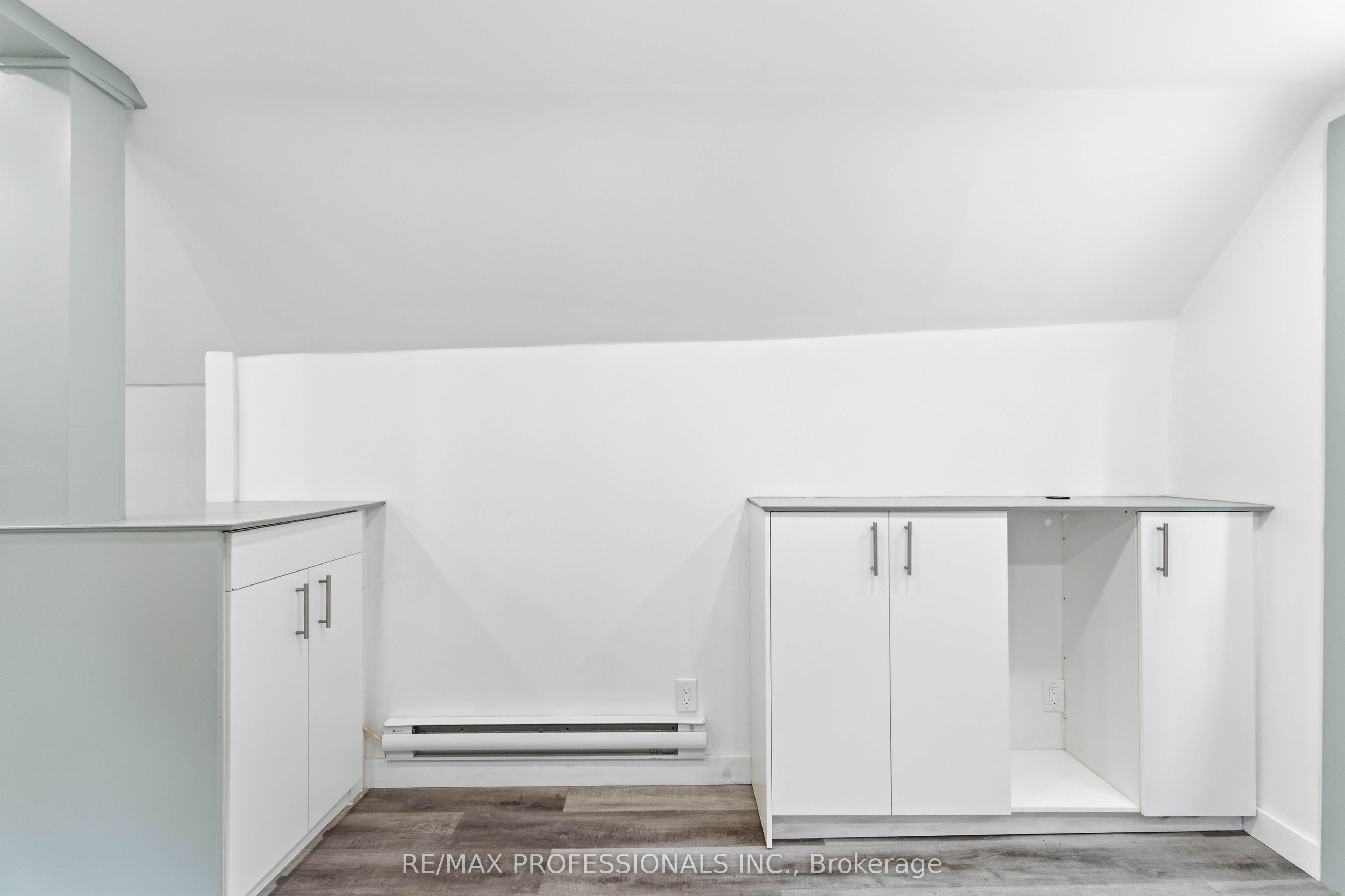 759 Barton Street E Property Photo 19