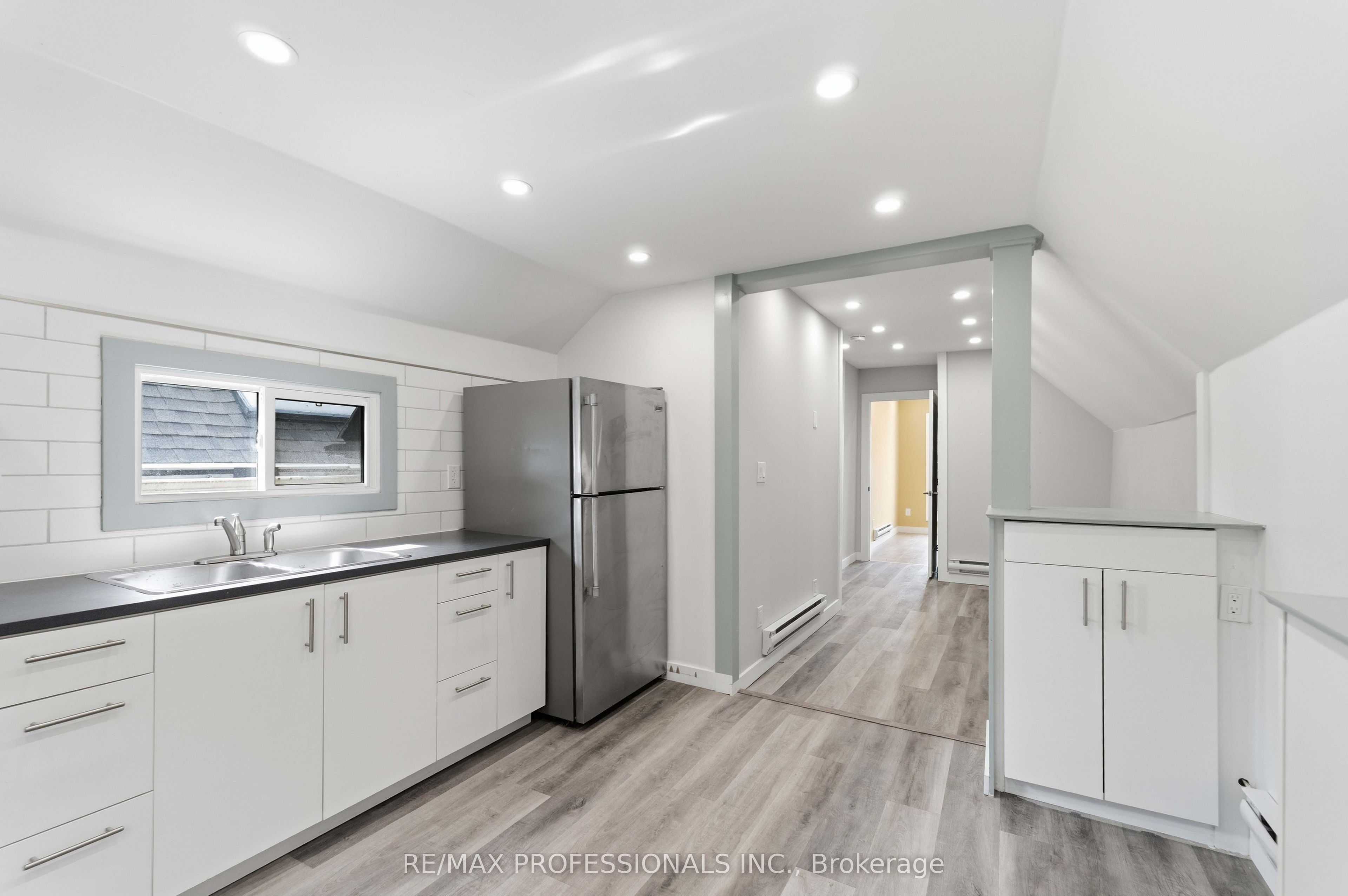 759 Barton Street E Property Photo 20