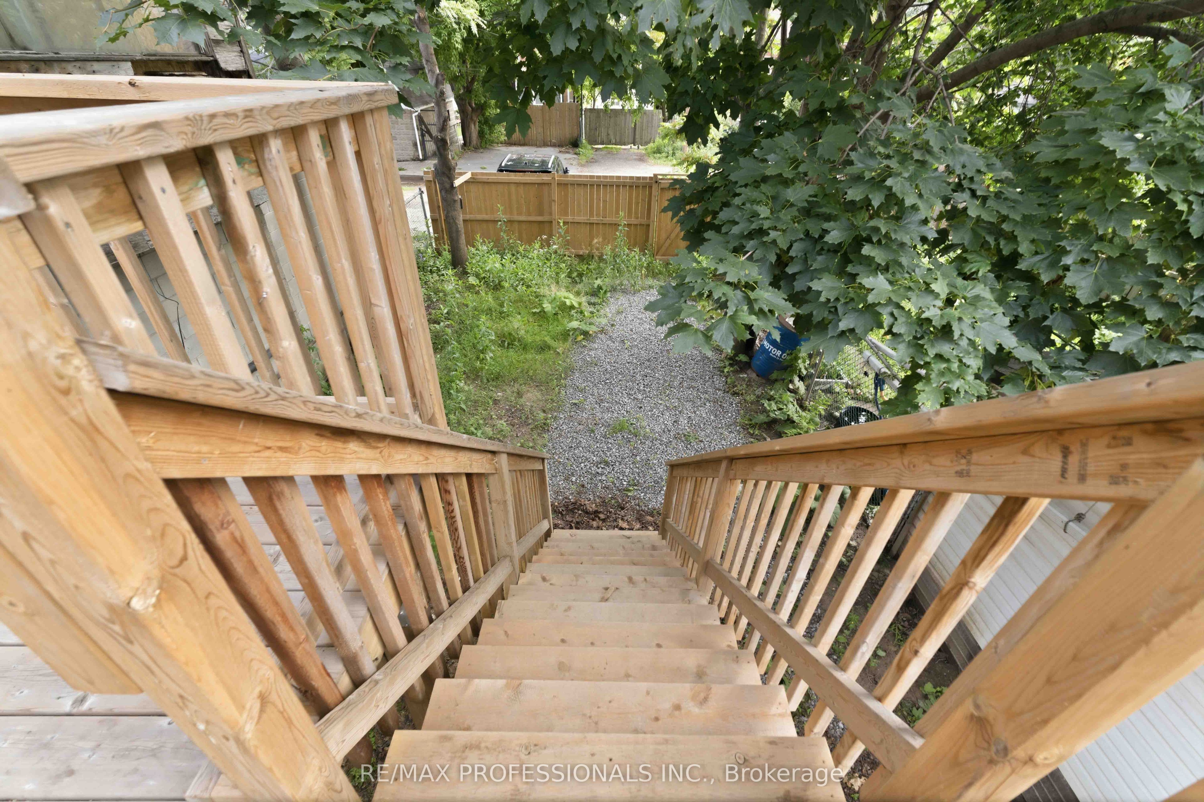 759 Barton Street E Property Photo 37