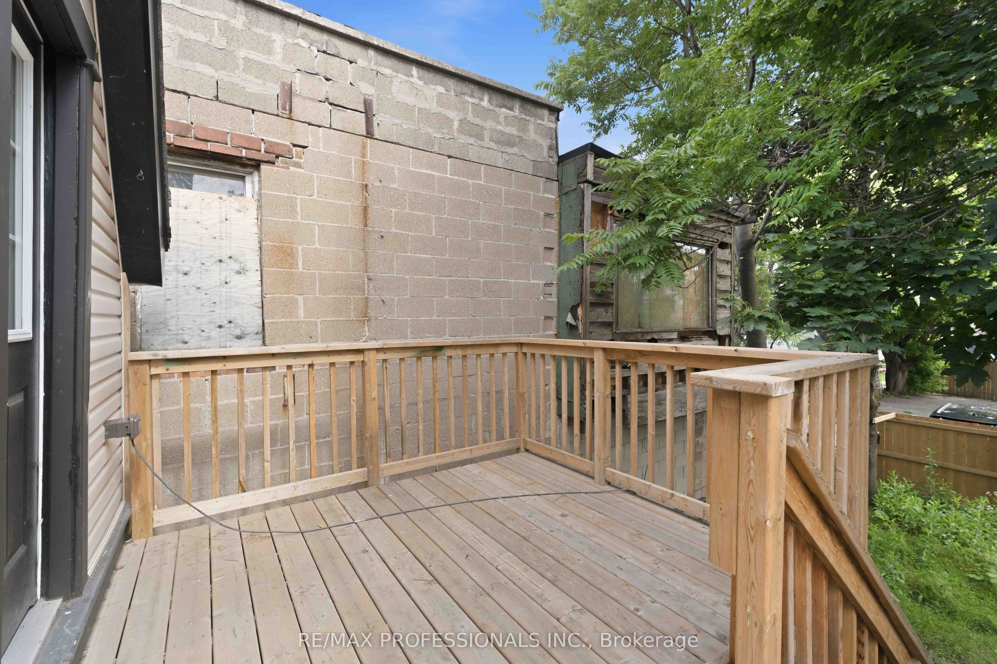 759 Barton Street E Property Photo 38