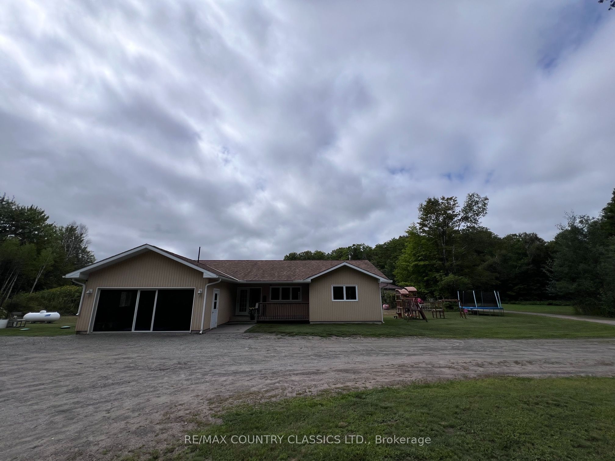3952 Loop Road Property Photo 4