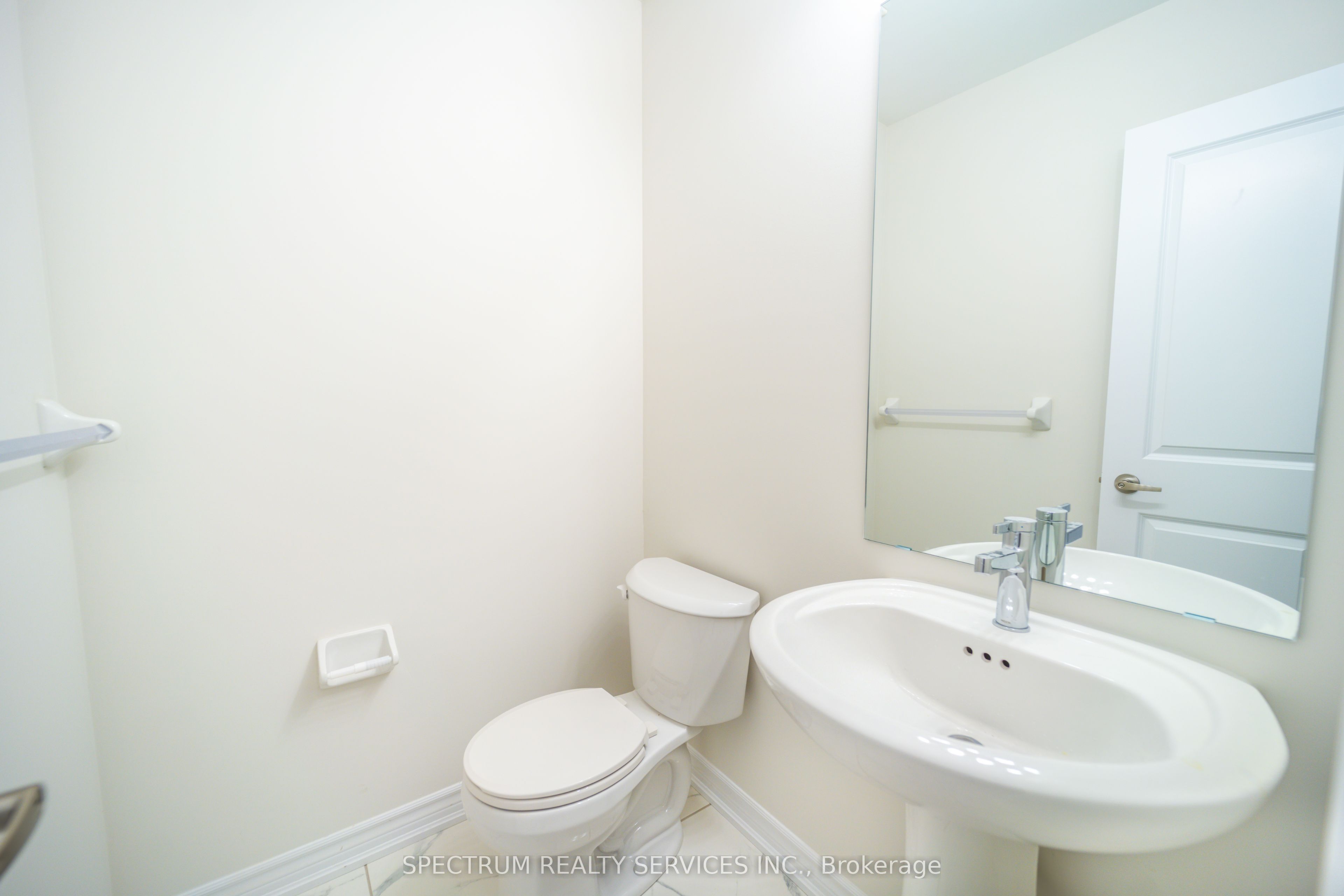 19 Chapman Road Property Photo 16