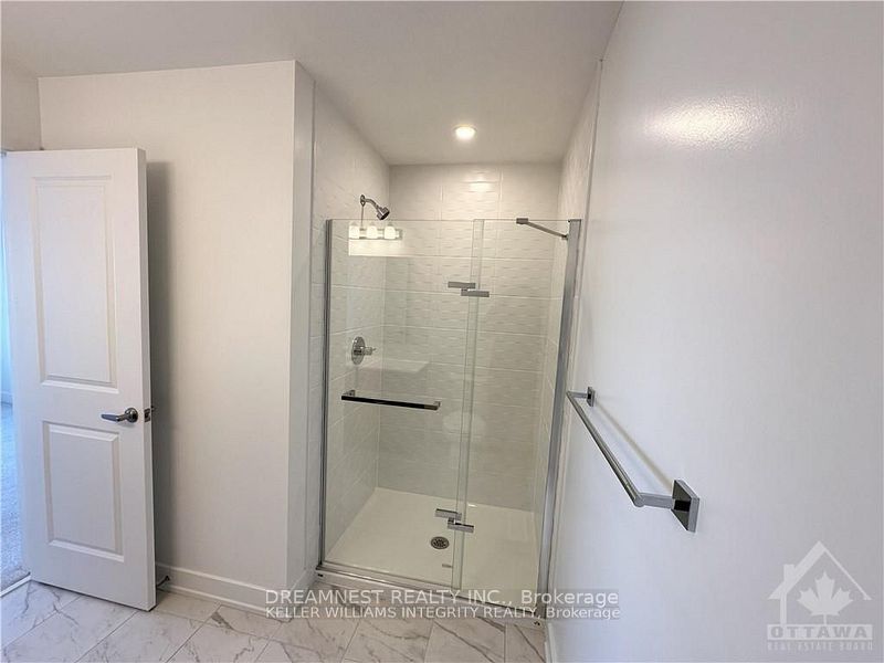 806 Anciano Crescent Property Photo 9