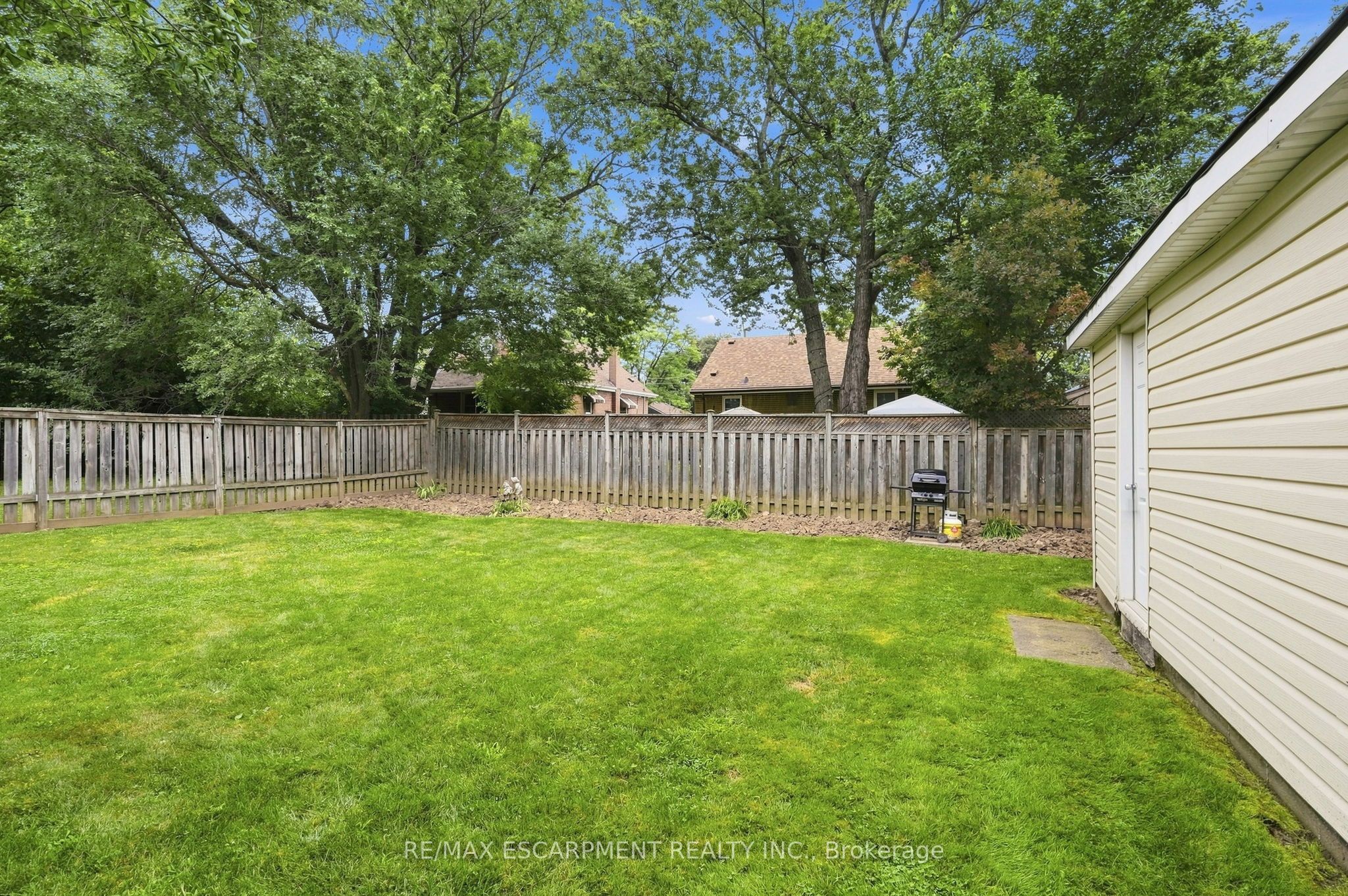 299 West 5th Street Property Photo 6