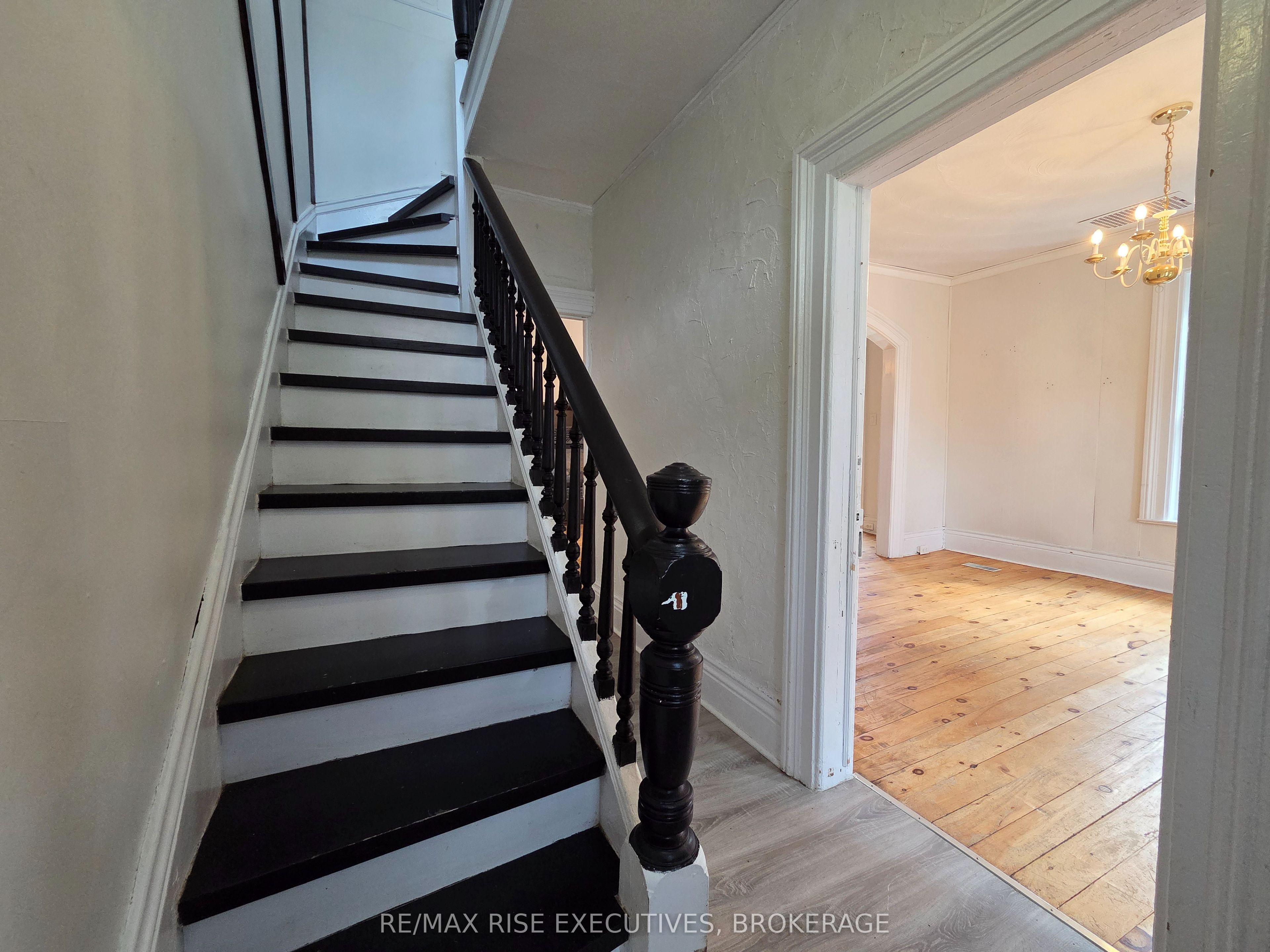 18 Stone Street Property Photo 3