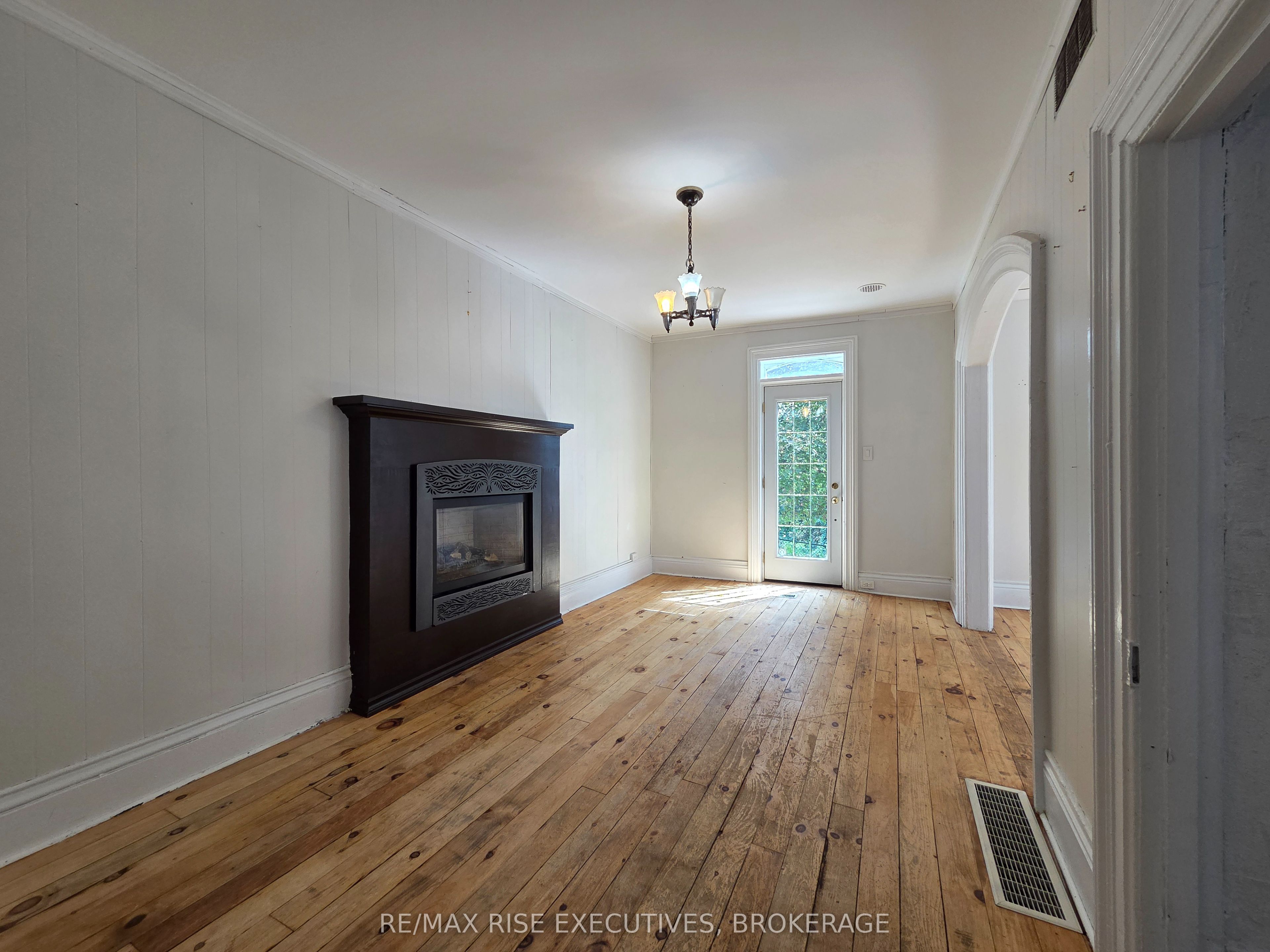 18 Stone Street Property Photo 5