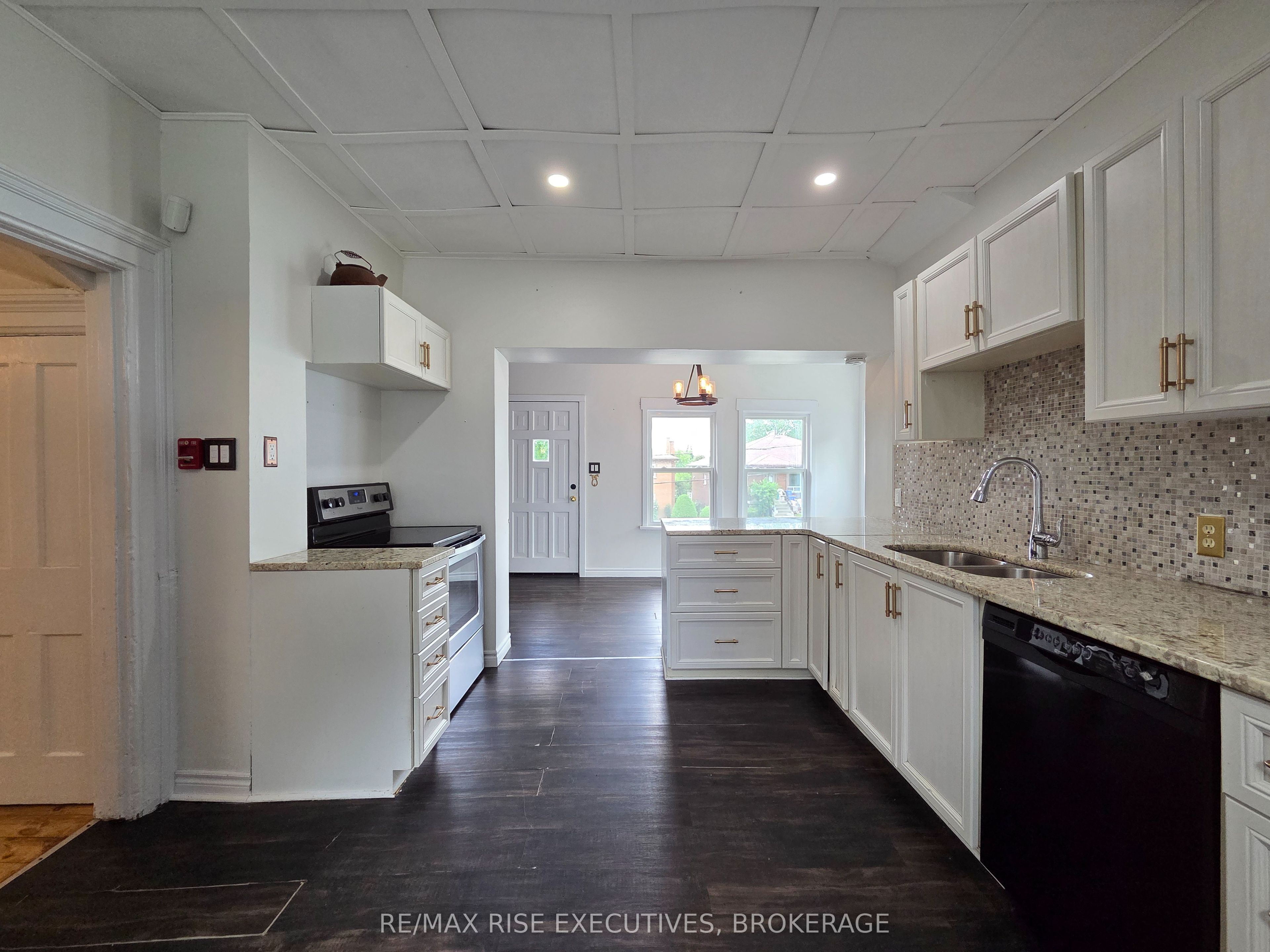 18 Stone Street Property Photo 10